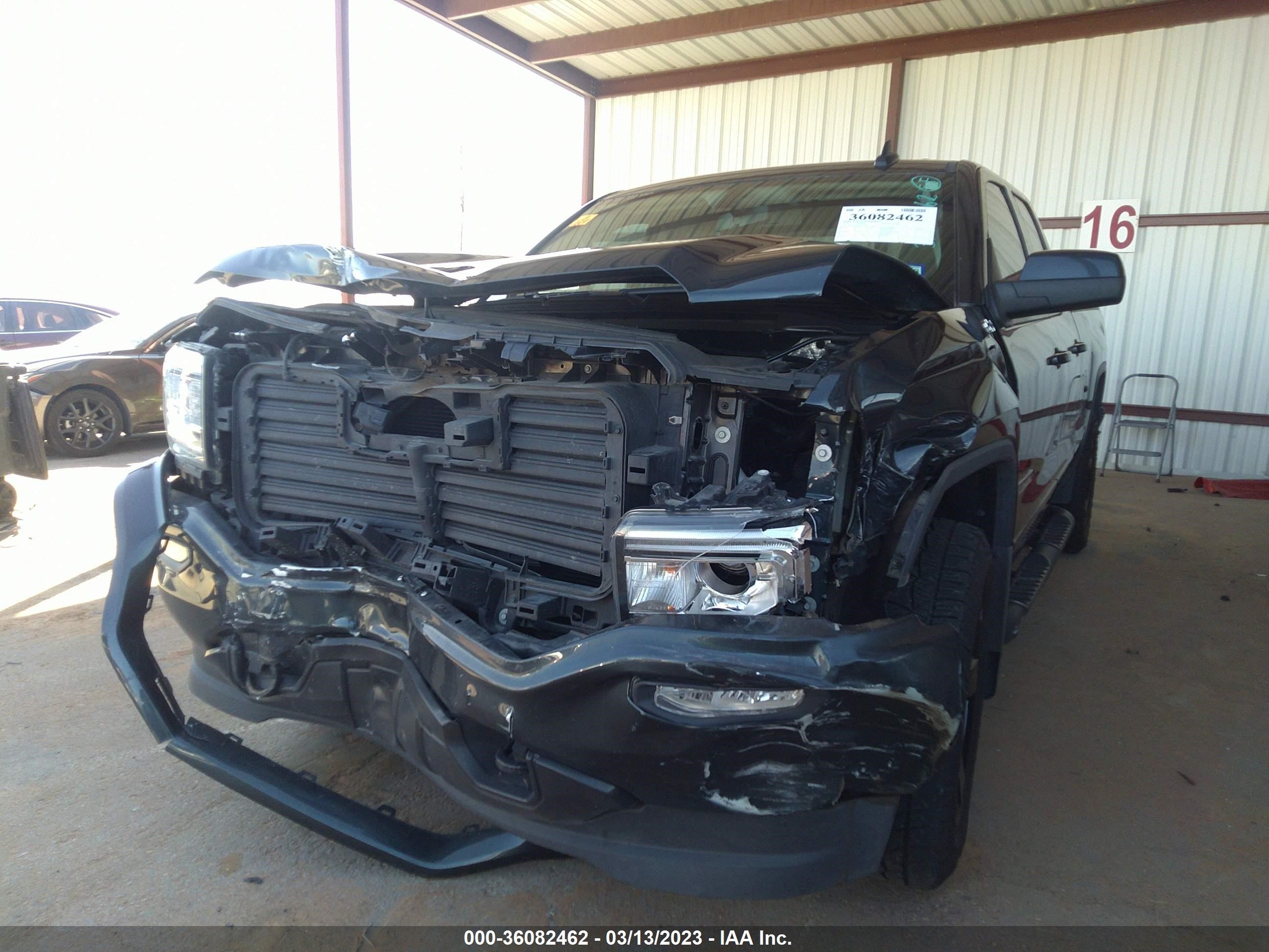 Photo 5 VIN: 1GTV2LEC3JZ145664 - GMC SIERRA 