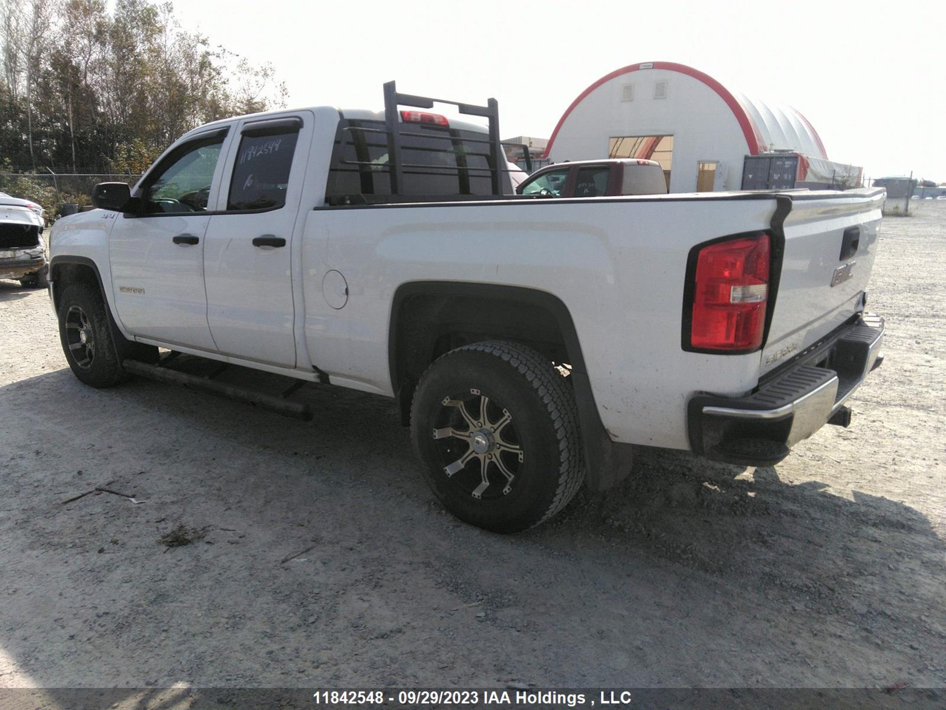 Photo 2 VIN: 1GTV2LEC4GZ389364 - GMC SIERRA 