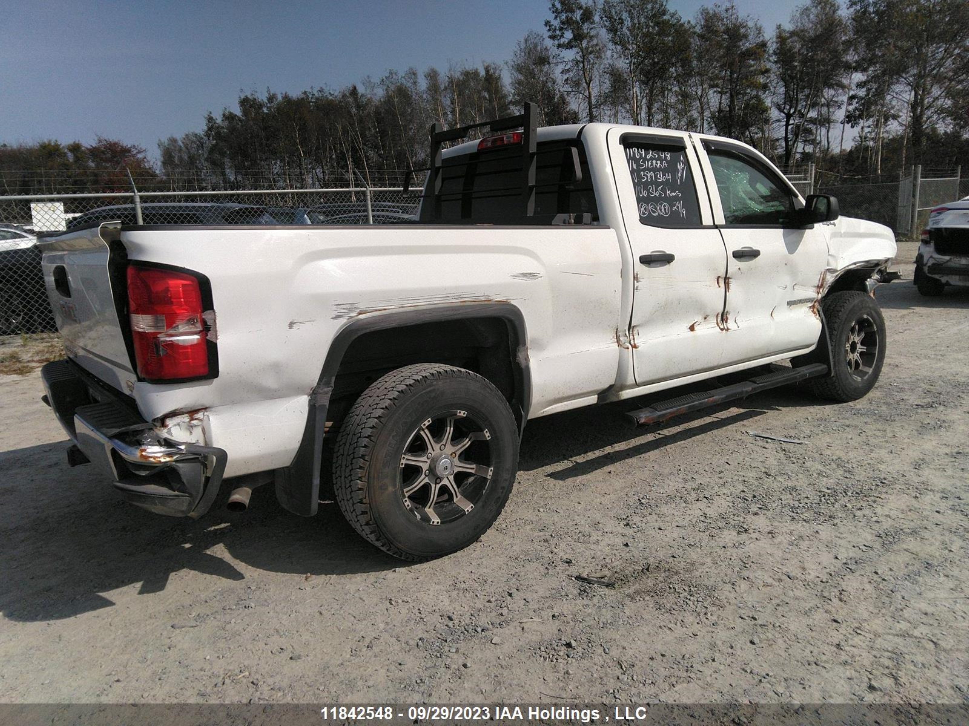 Photo 3 VIN: 1GTV2LEC4GZ389364 - GMC SIERRA 