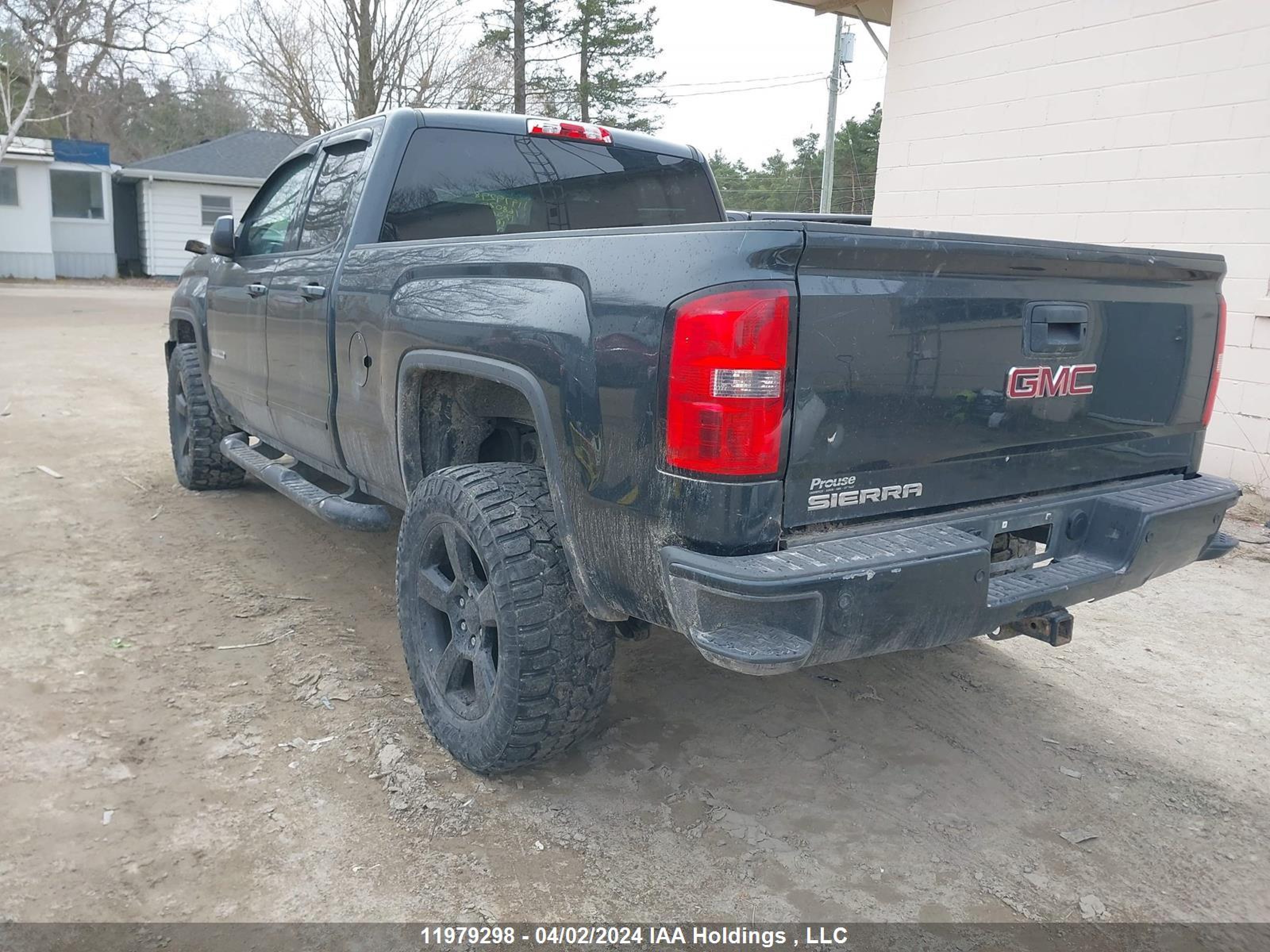 Photo 2 VIN: 1GTV2LEC4HZ168025 - GMC SIERRA 