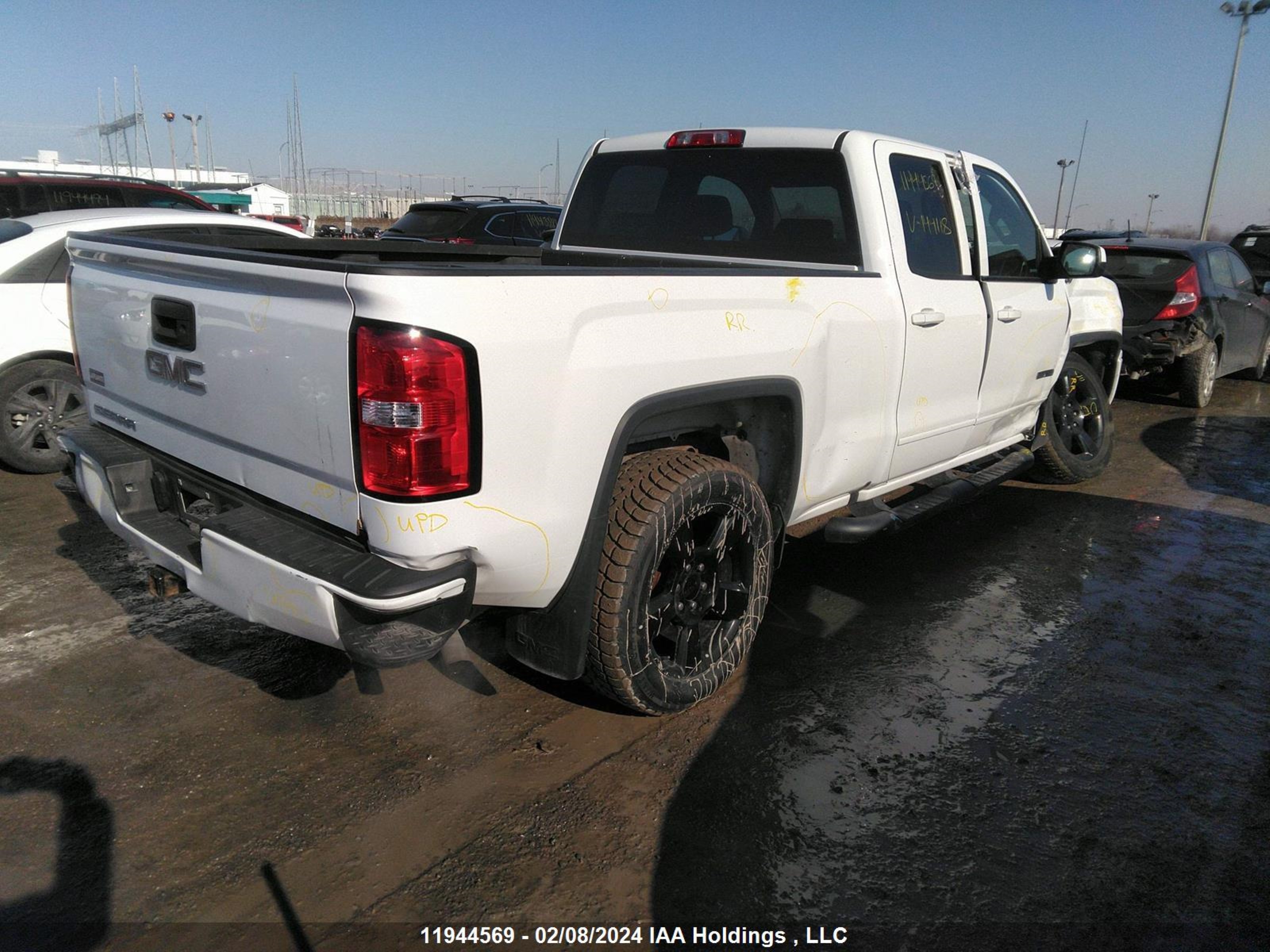 Photo 3 VIN: 1GTV2LEC4JZ144118 - GMC SIERRA 