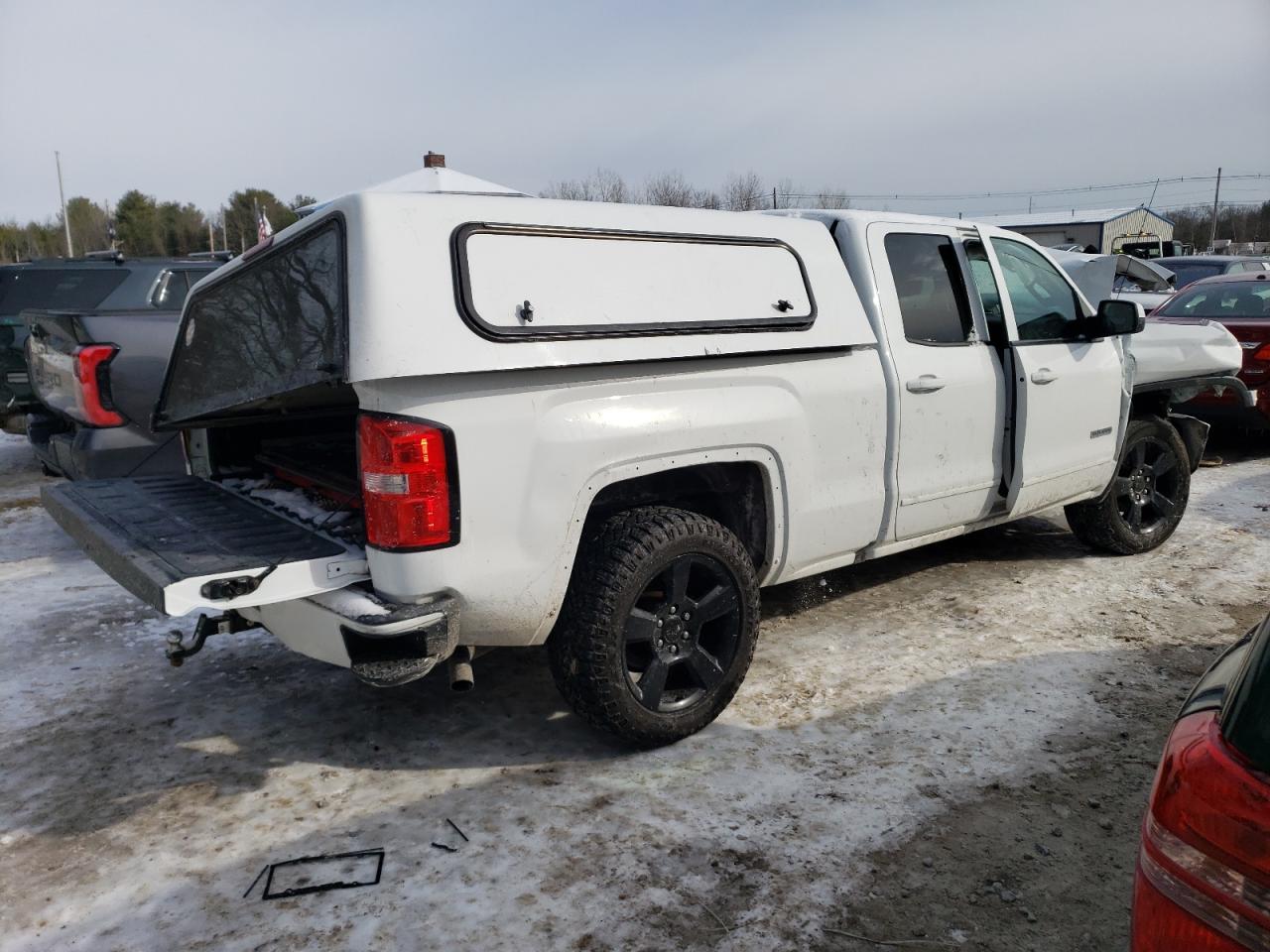 Photo 2 VIN: 1GTV2LEC7HZ305135 - GMC SIERRA 