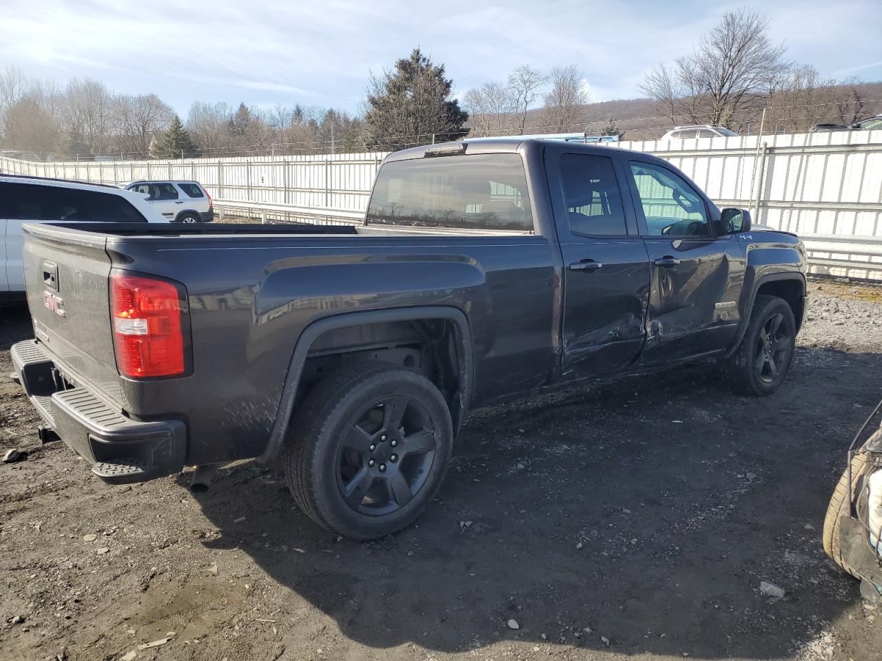 Photo 2 VIN: 1GTV2LEH0GZ218526 - GMC SIERRA 