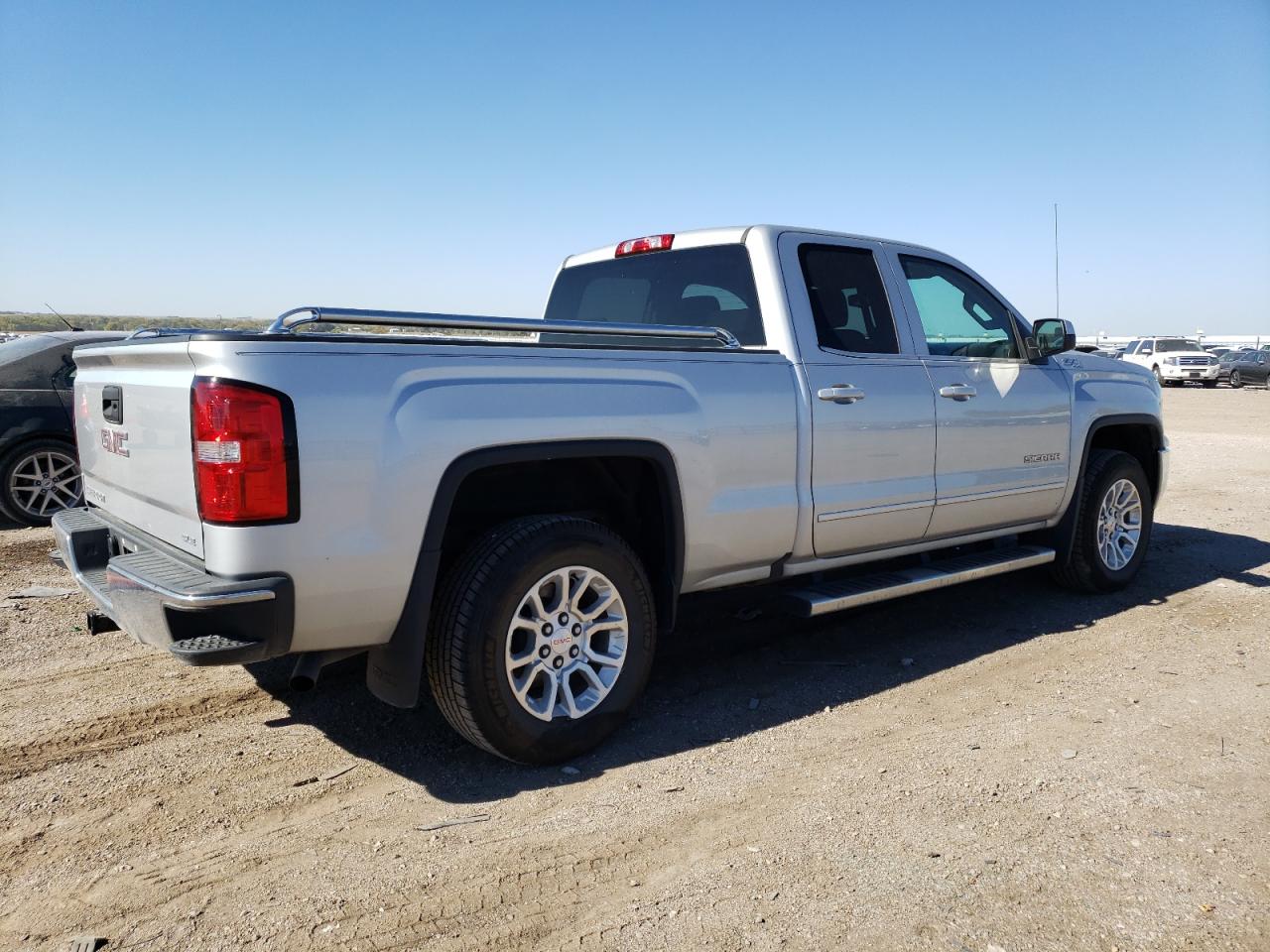 Photo 2 VIN: 1GTV2MEC1HZ116180 - GMC SIERRA 