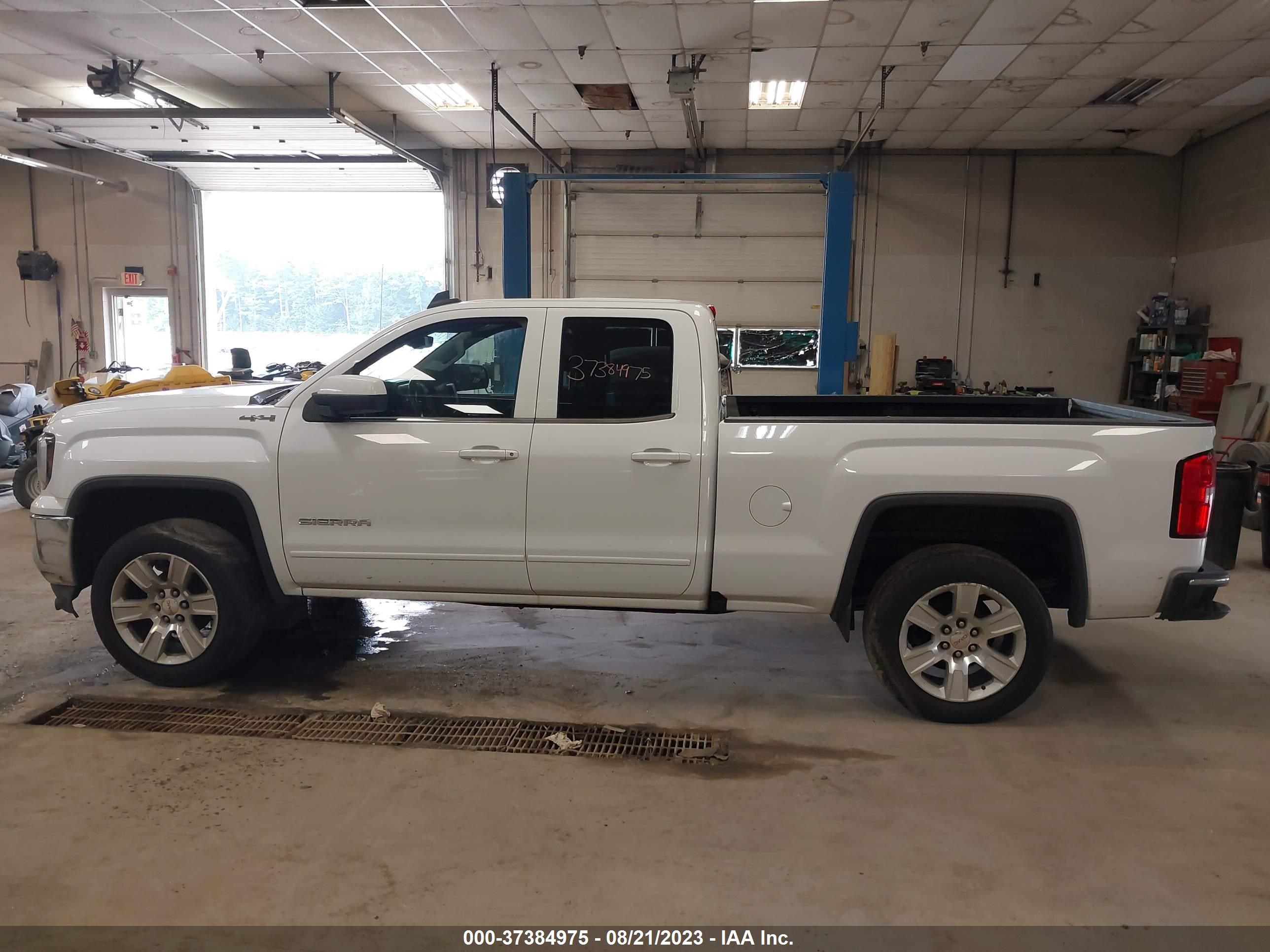 Photo 13 VIN: 1GTV2MEC2GZ387201 - GMC SIERRA 