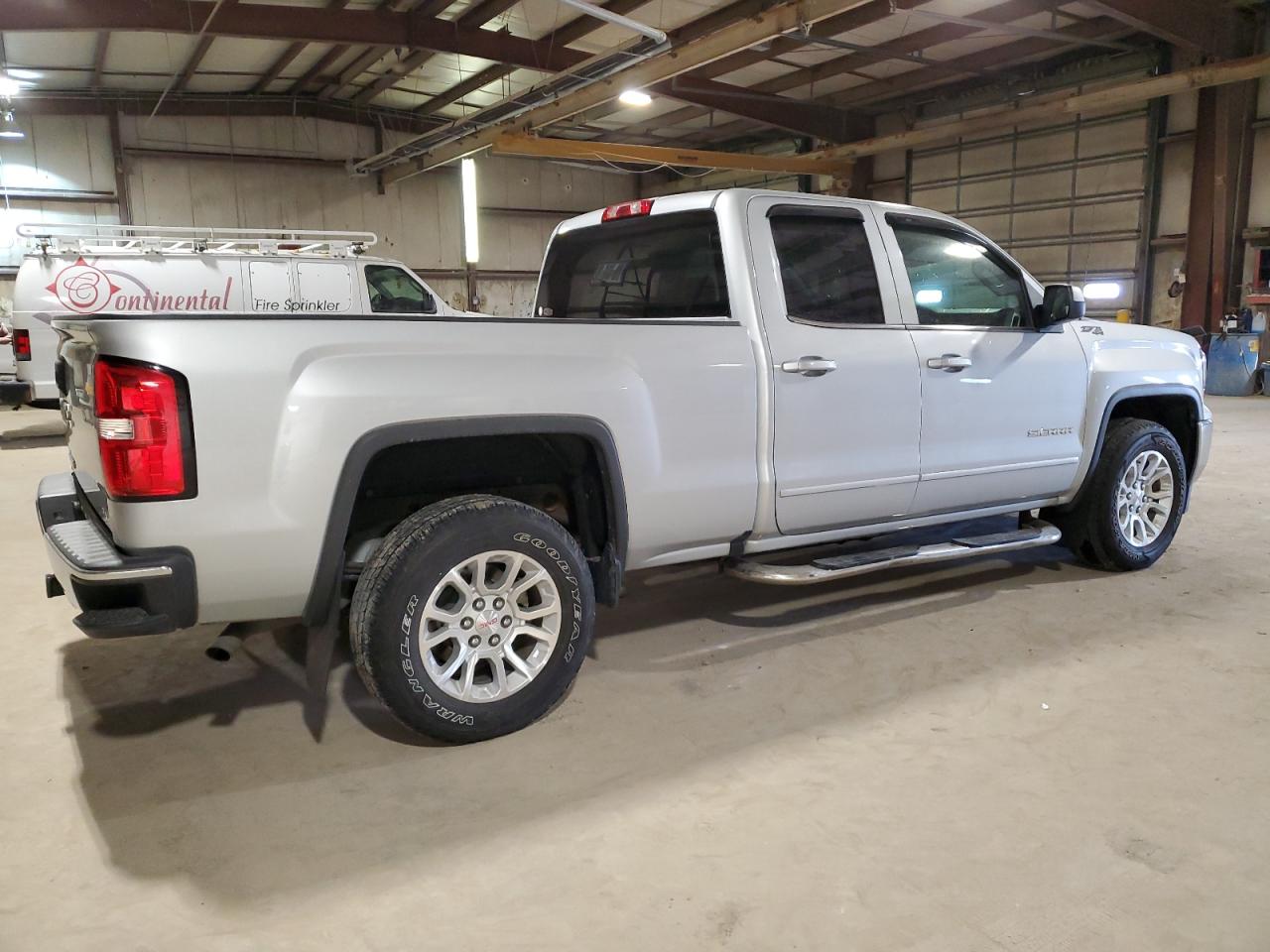 Photo 2 VIN: 1GTV2MEC3HZ108954 - GMC SIERRA 