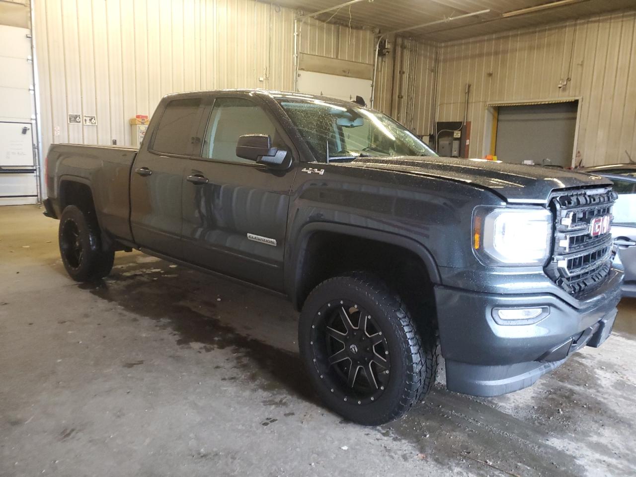 Photo 3 VIN: 1GTV2MEC5HZ283576 - GMC SIERRA 