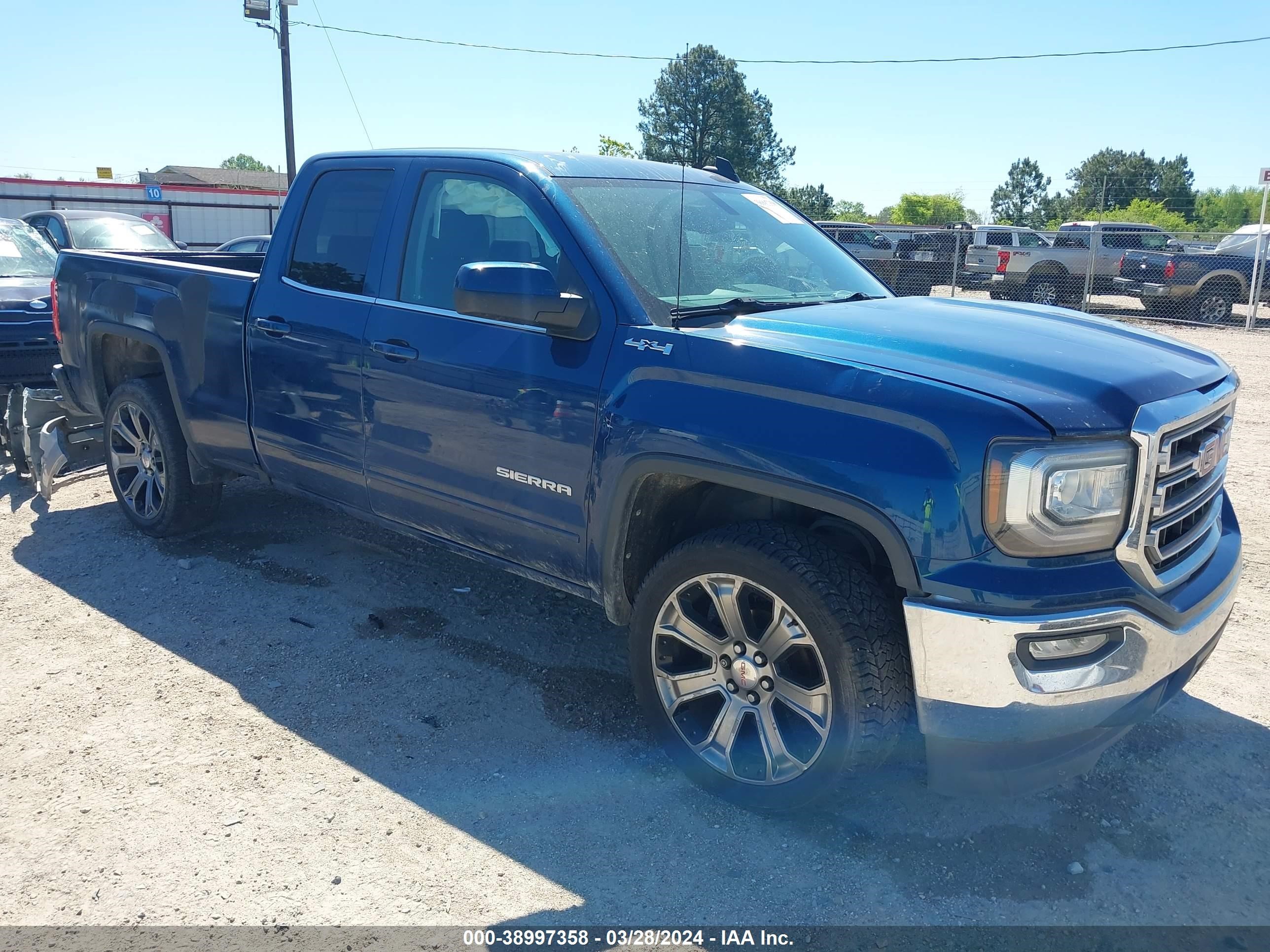 Photo 0 VIN: 1GTV2MEC7HZ137423 - GMC SIERRA 