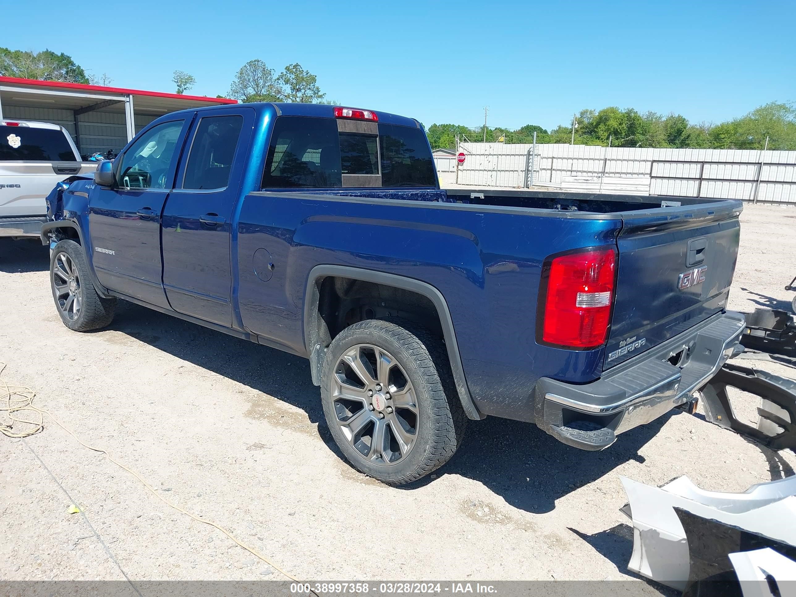 Photo 2 VIN: 1GTV2MEC7HZ137423 - GMC SIERRA 