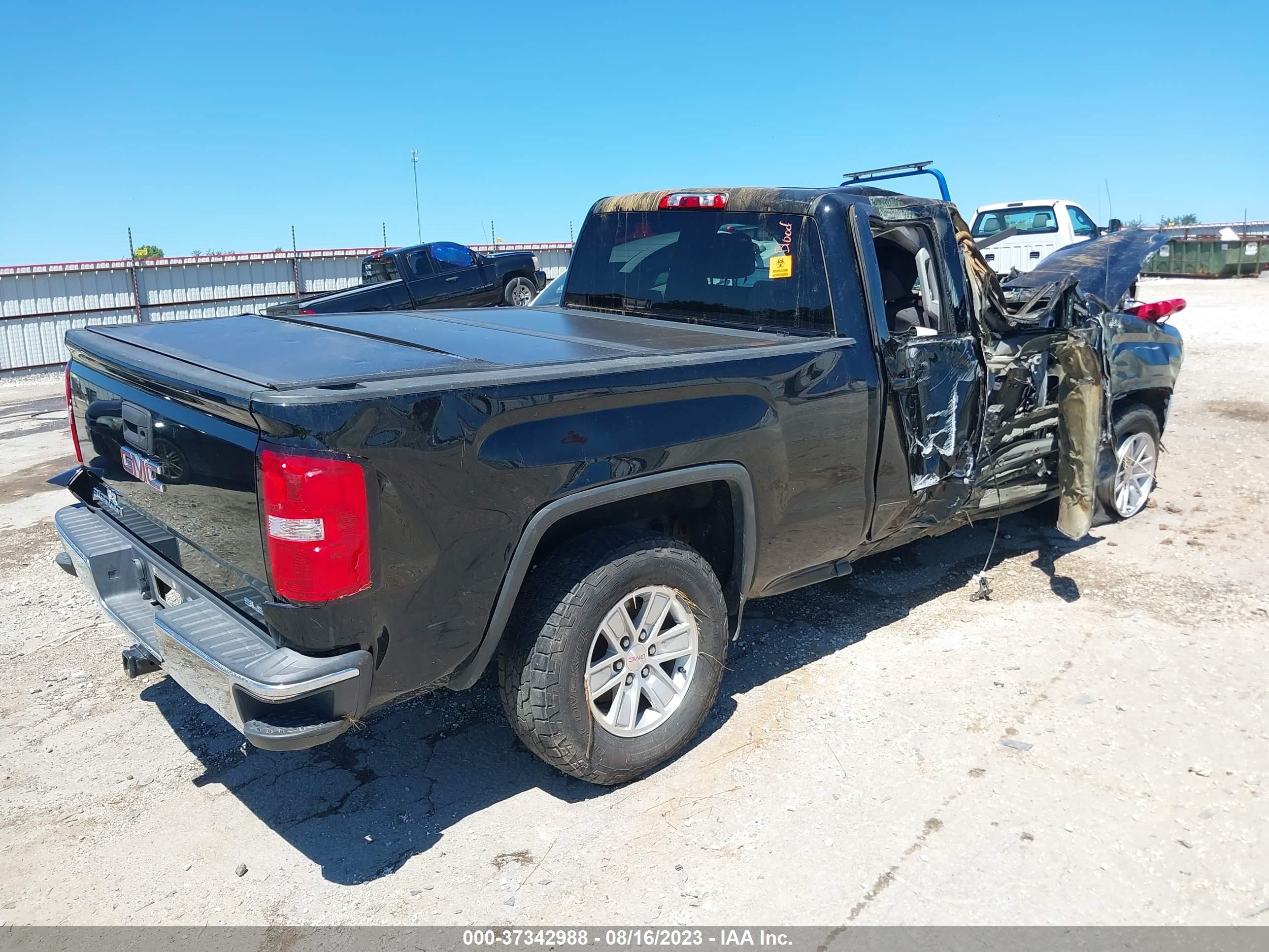 Photo 3 VIN: 1GTV2MEC8HZ385924 - GMC SIERRA 