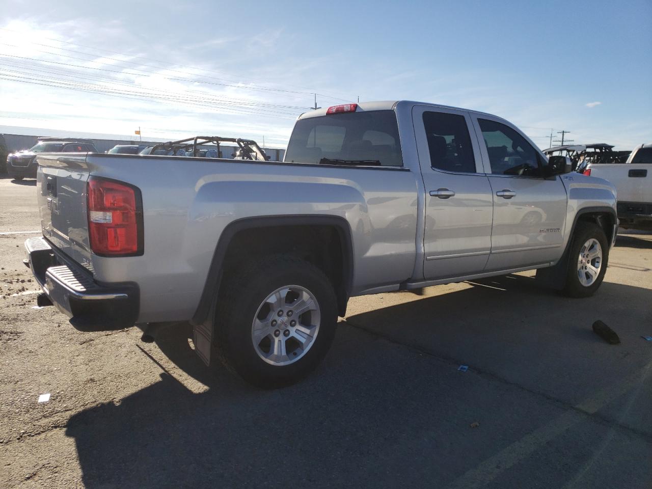 Photo 2 VIN: 1GTV2MEC8JZ306175 - GMC SIERRA 