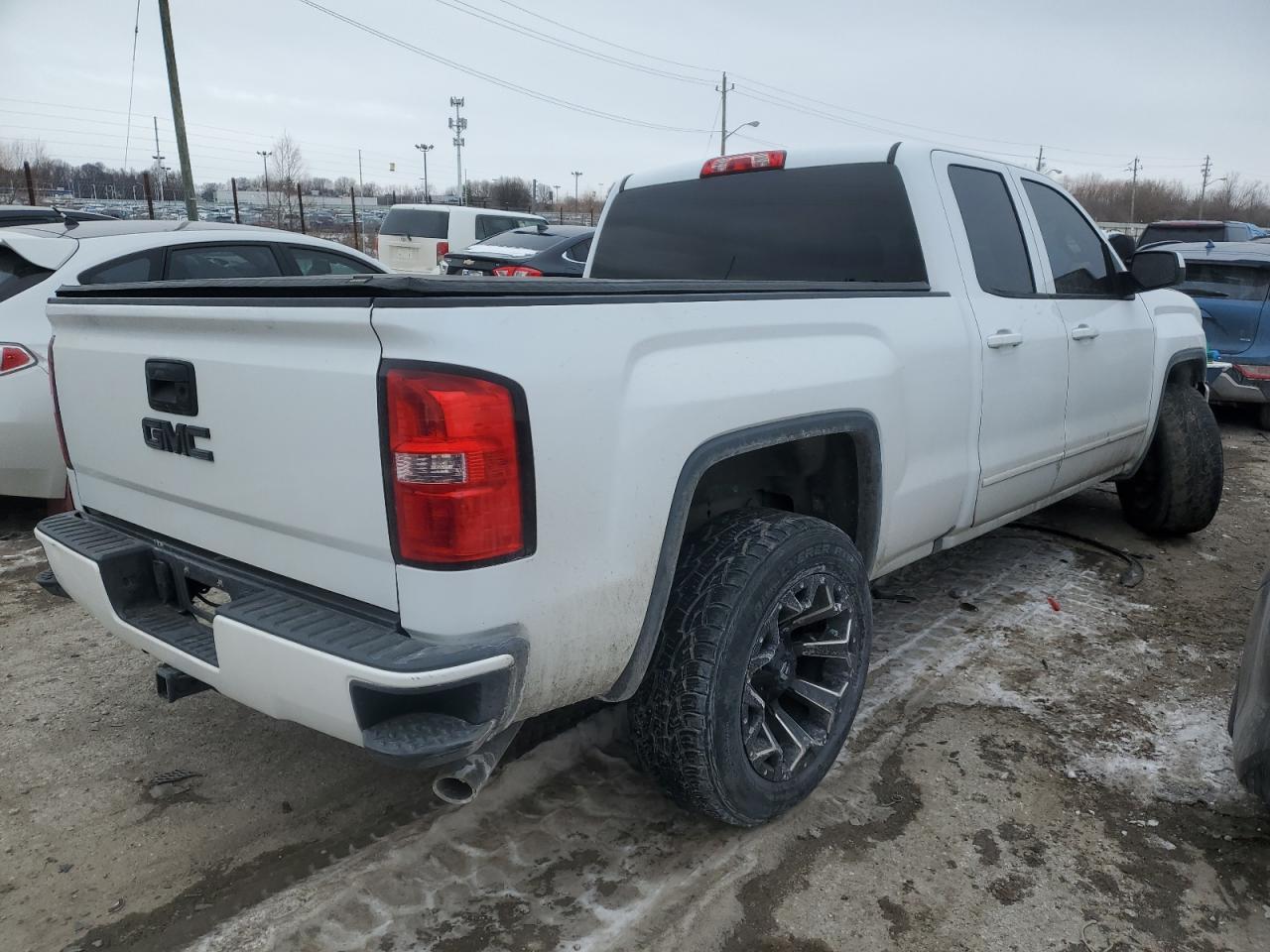 Photo 2 VIN: 1GTV2MEC9GZ357595 - GMC SIERRA 