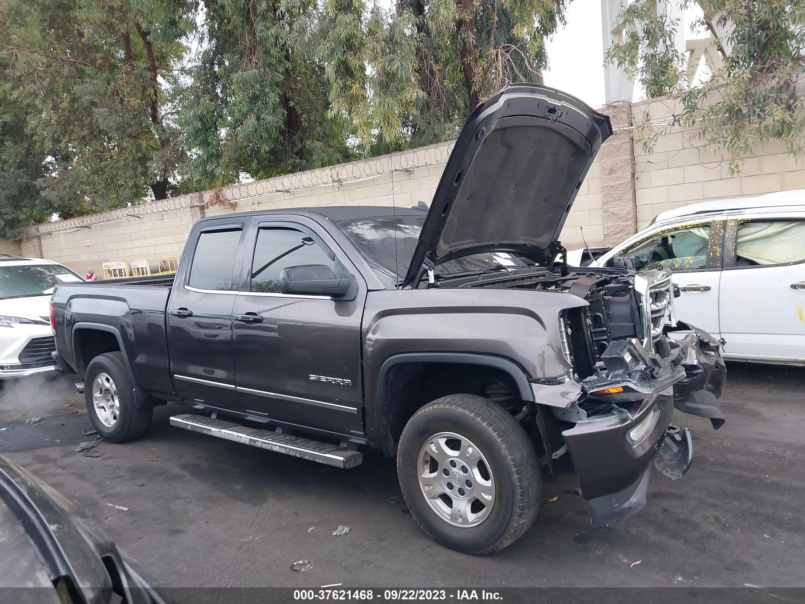 Photo 13 VIN: 1GTV2NEC0GZ281397 - GMC SIERRA 