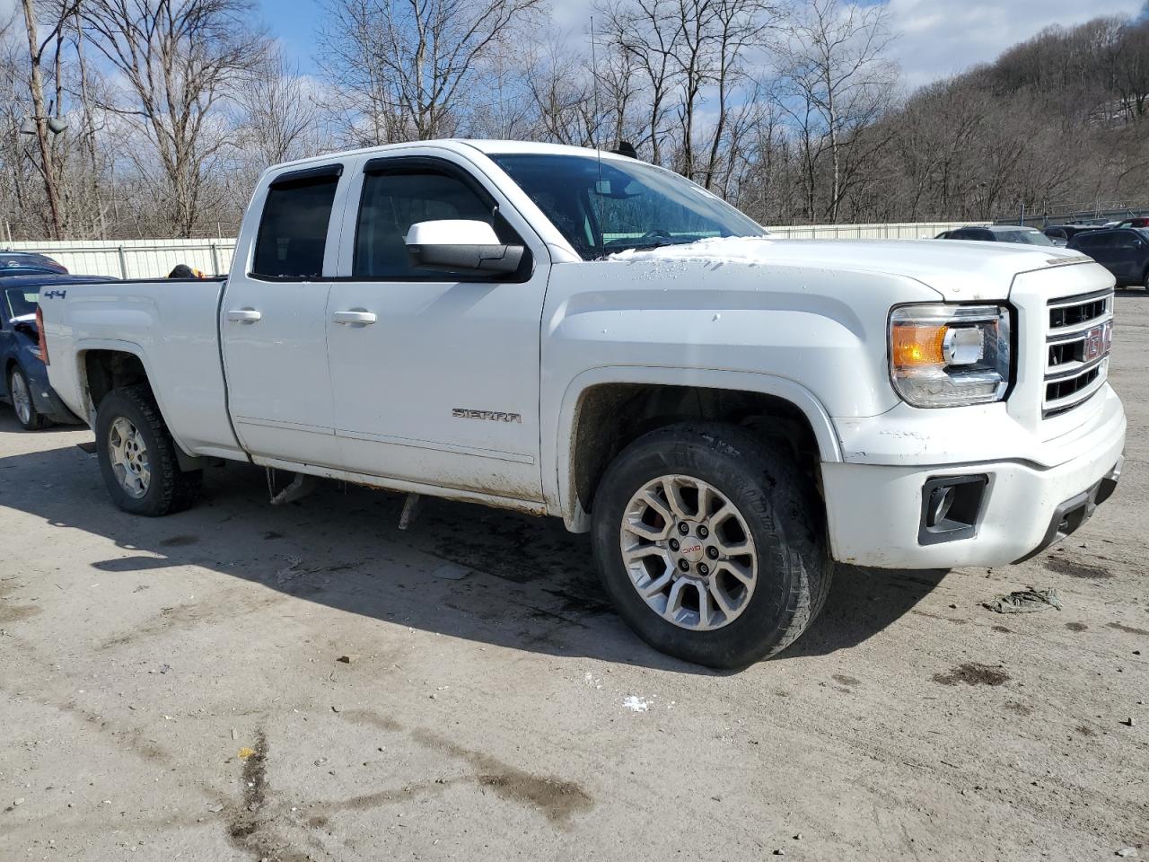 Photo 3 VIN: 1GTV2TEC0FZ415389 - GMC SIERRA 