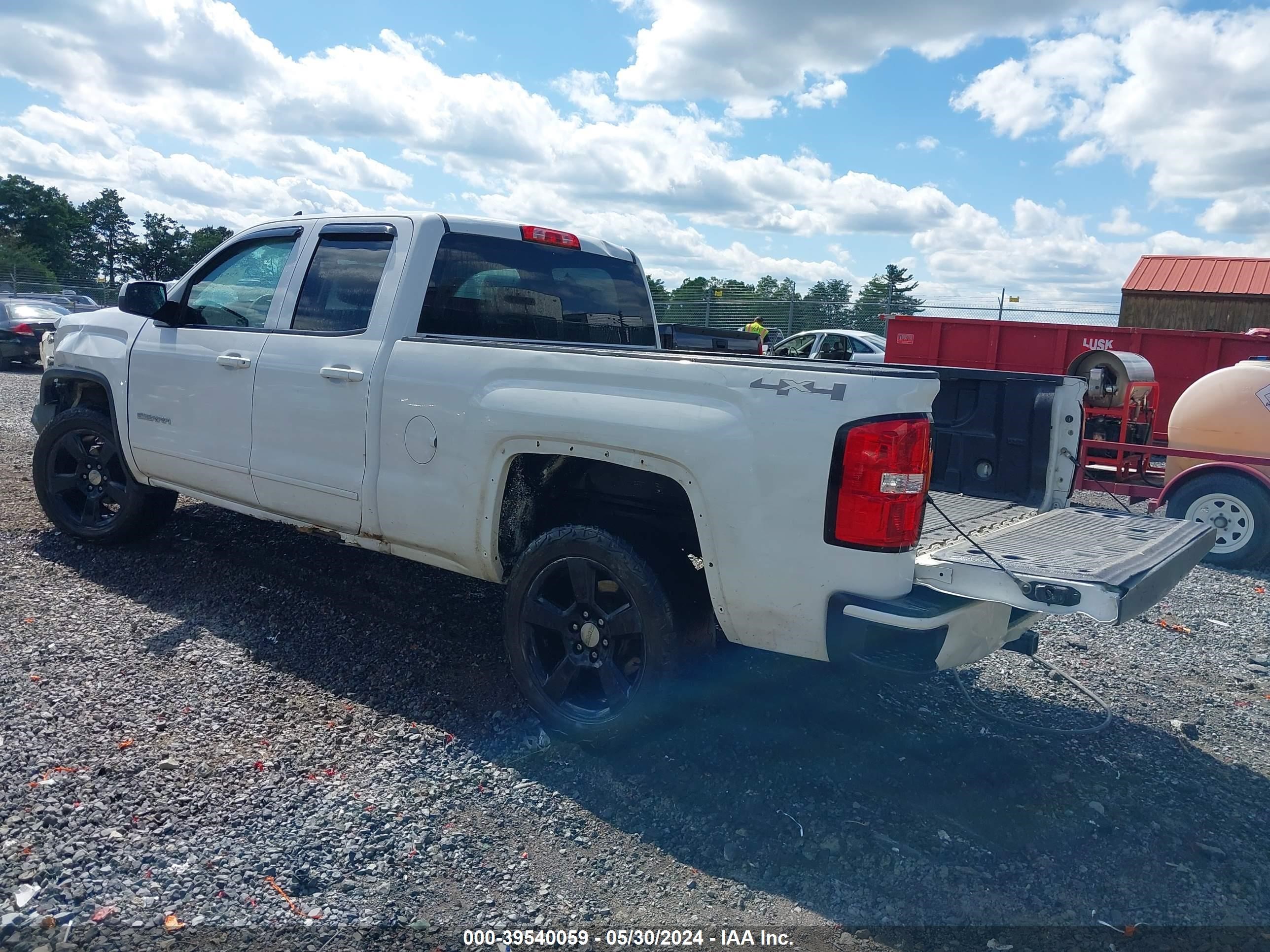 Photo 2 VIN: 1GTV2TEC1FZ361584 - GMC SIERRA 