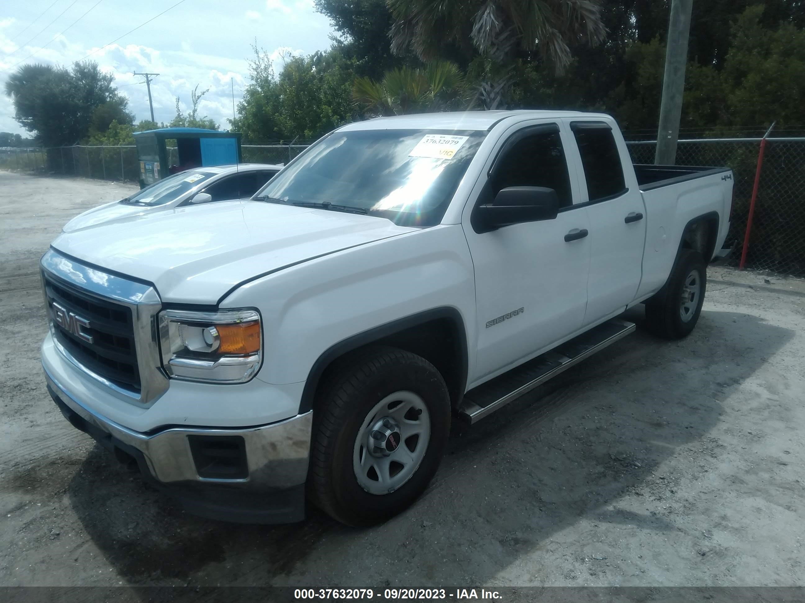 Photo 1 VIN: 1GTV2TEH2EZ302635 - GMC SIERRA 