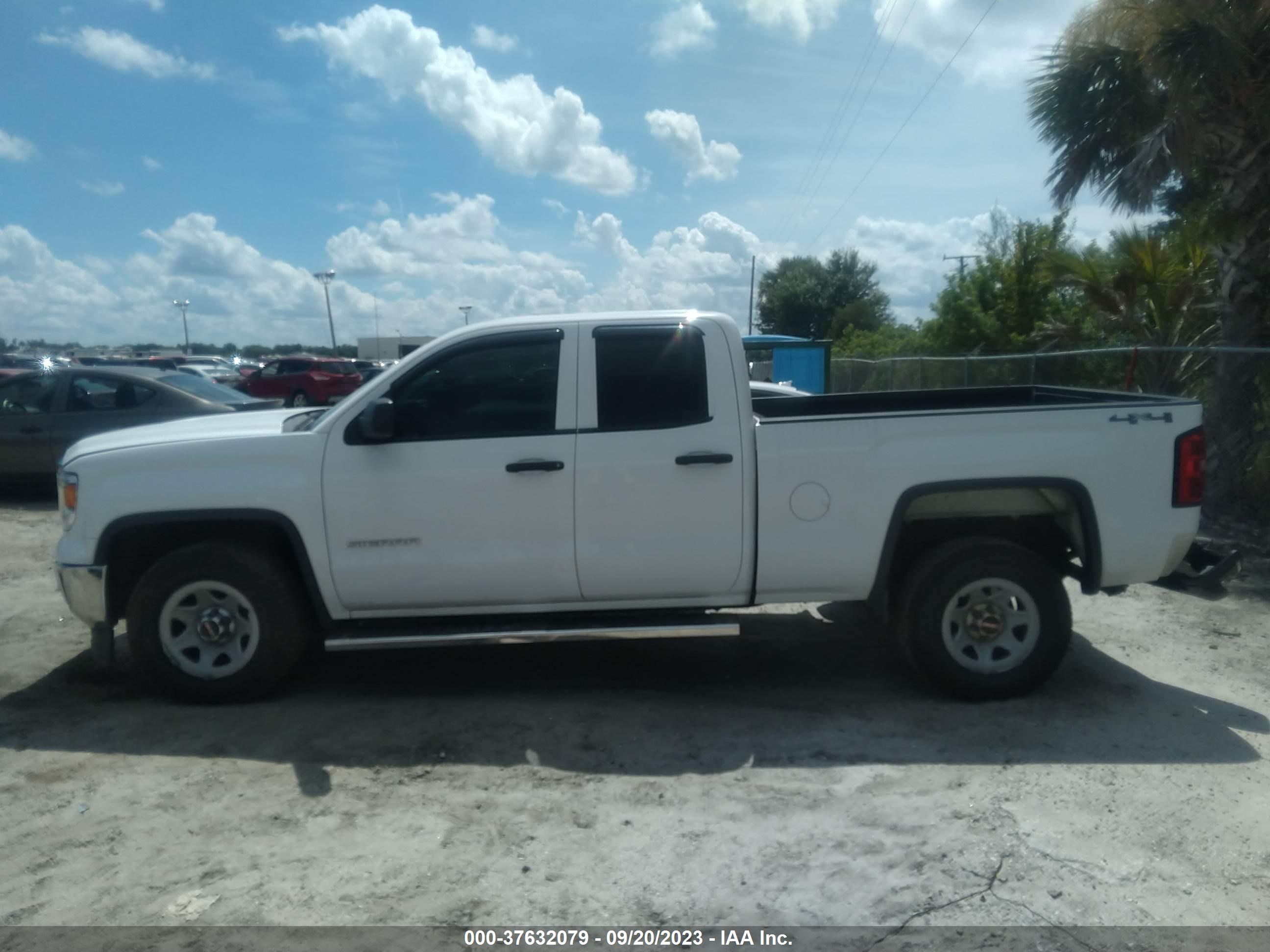 Photo 14 VIN: 1GTV2TEH2EZ302635 - GMC SIERRA 