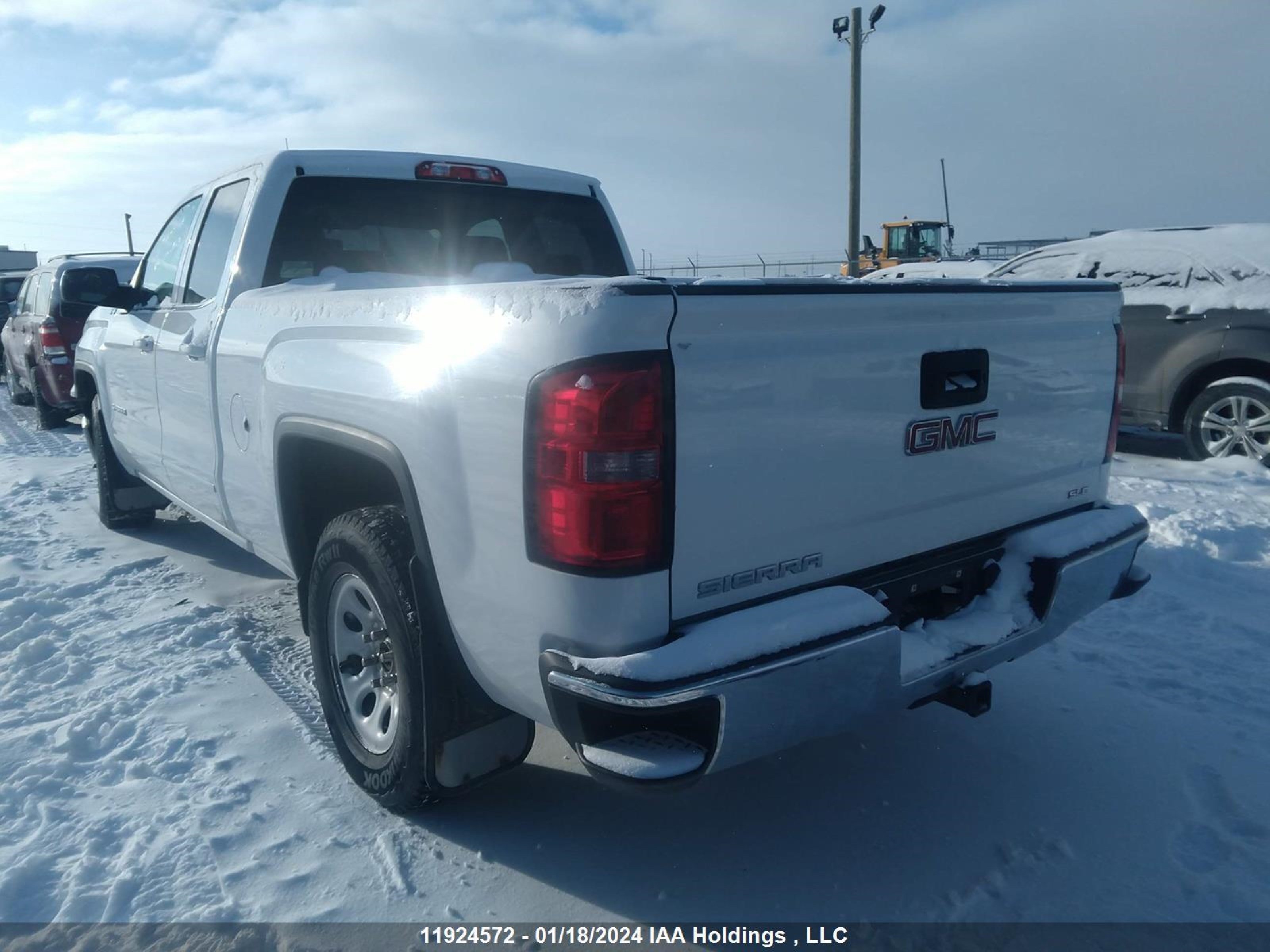 Photo 2 VIN: 1GTV2UEC2EZ124820 - GMC SIERRA 