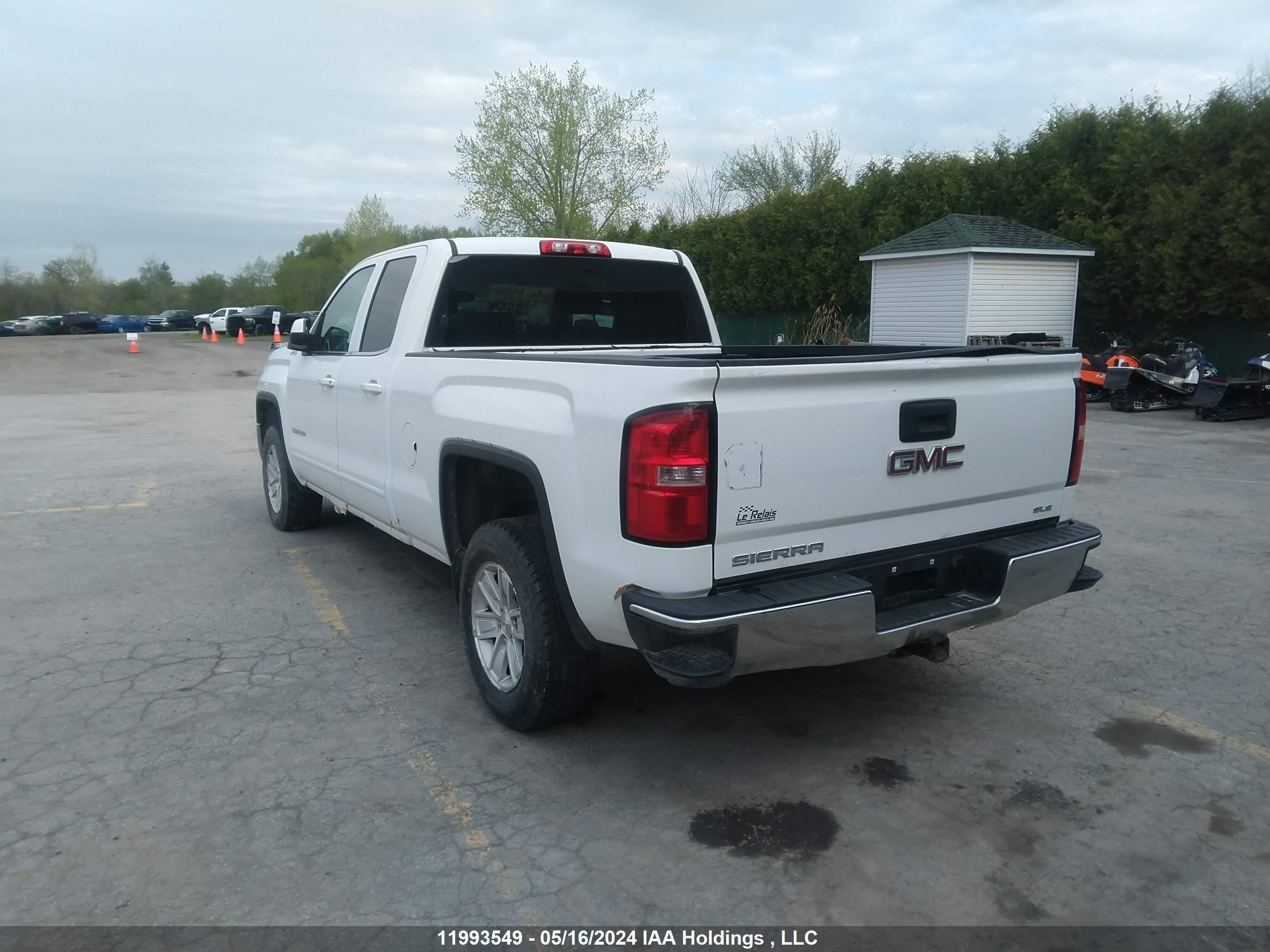 Photo 2 VIN: 1GTV2UEC7FZ326523 - GMC SIERRA 