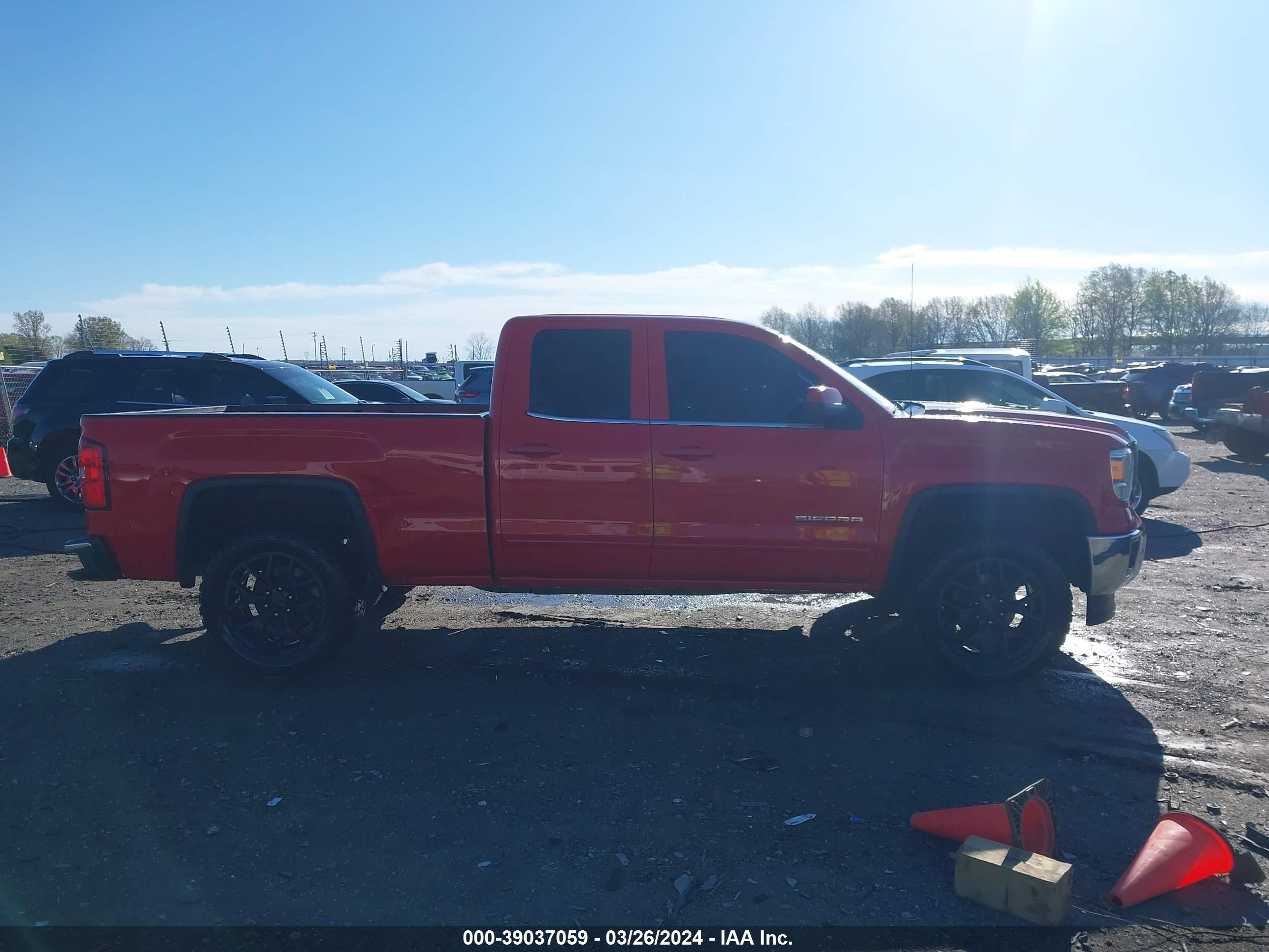 Photo 12 VIN: 1GTV2UECXEZ103682 - GMC SIERRA 