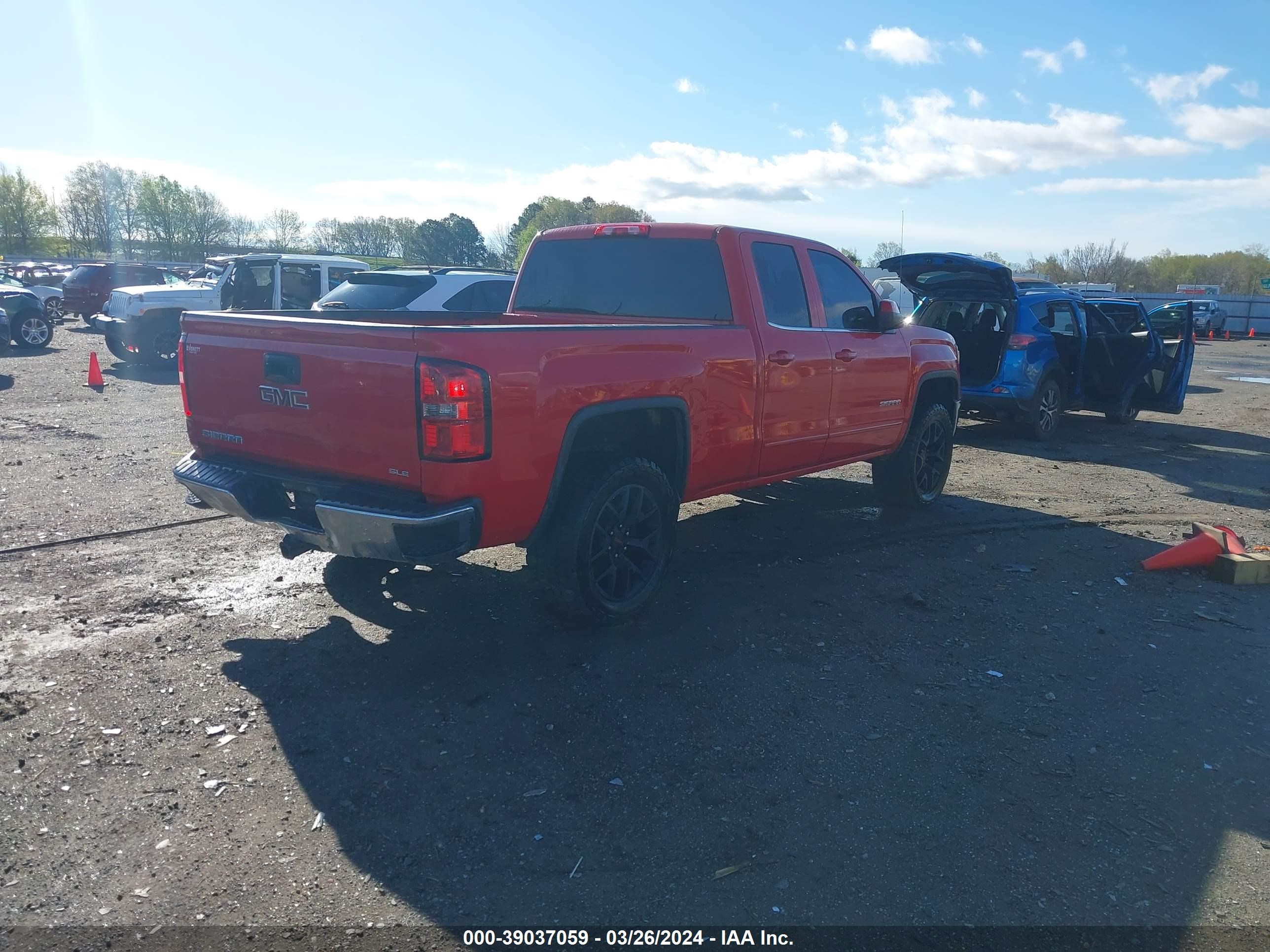 Photo 3 VIN: 1GTV2UECXEZ103682 - GMC SIERRA 