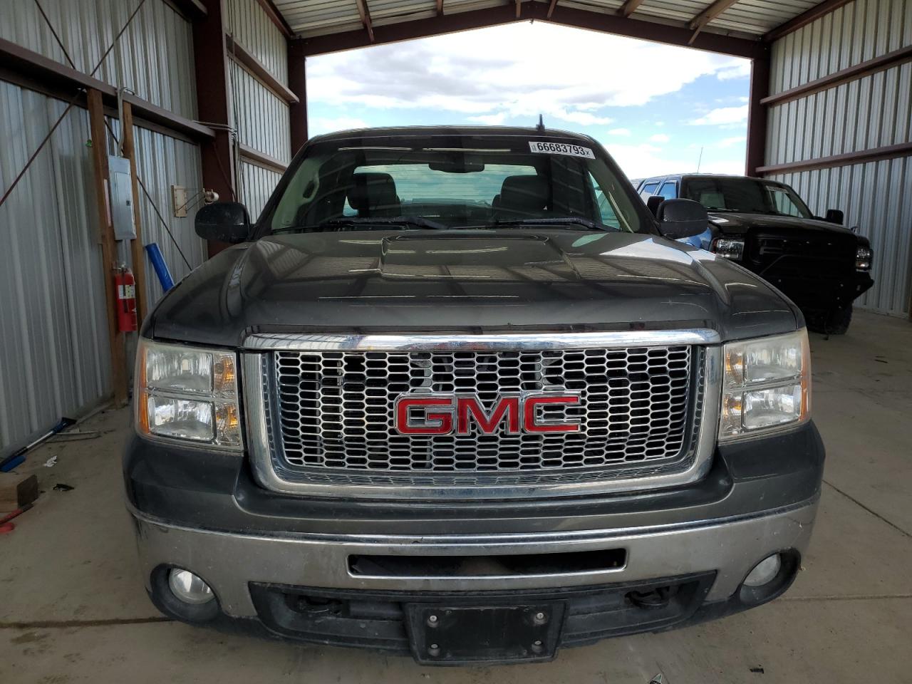 Photo 4 VIN: 1GTV2WE28BZ346891 - GMC SIERRA 