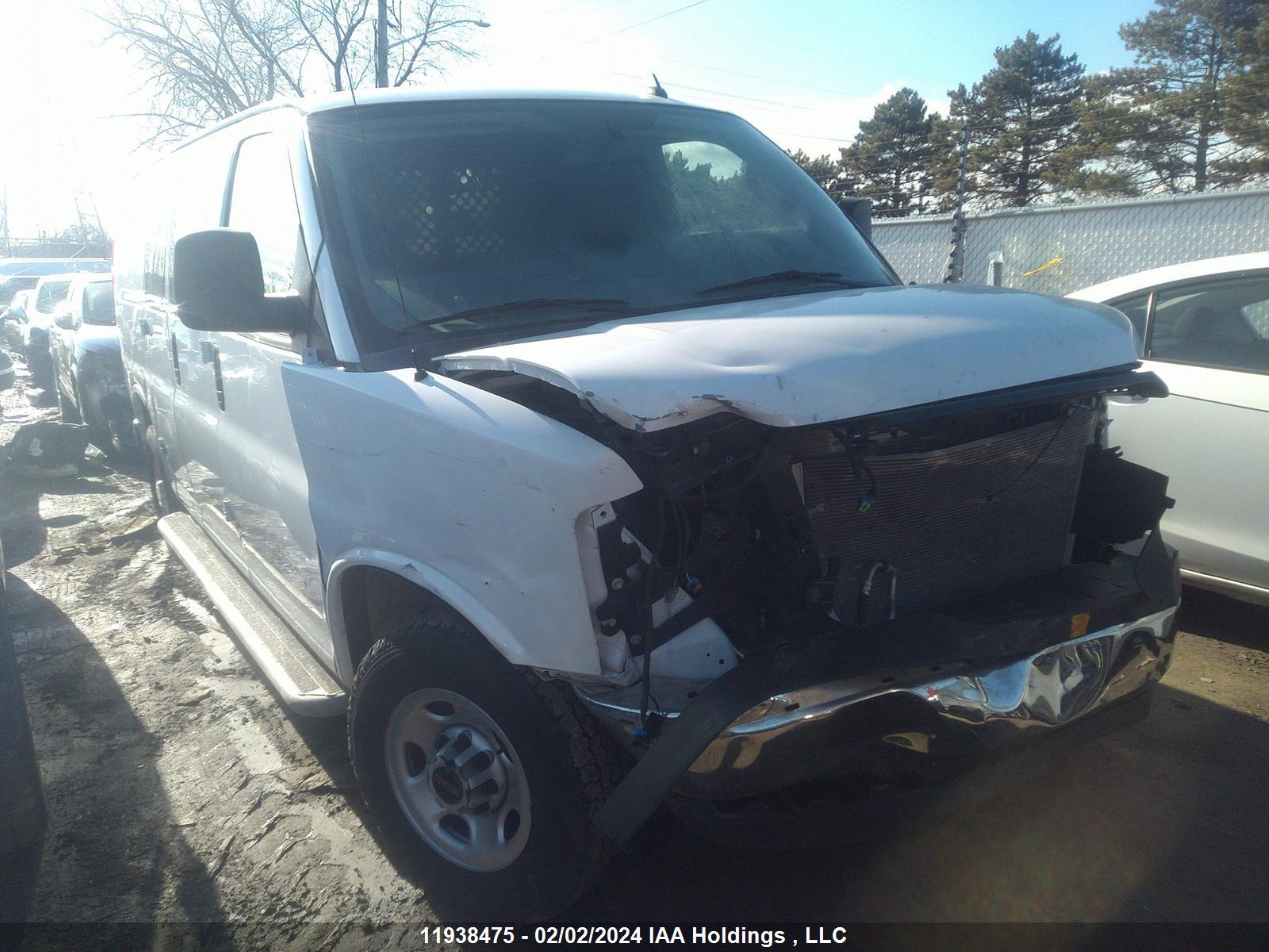 Photo 0 VIN: 1GTW7AF77N1175038 - GMC SAVANA 