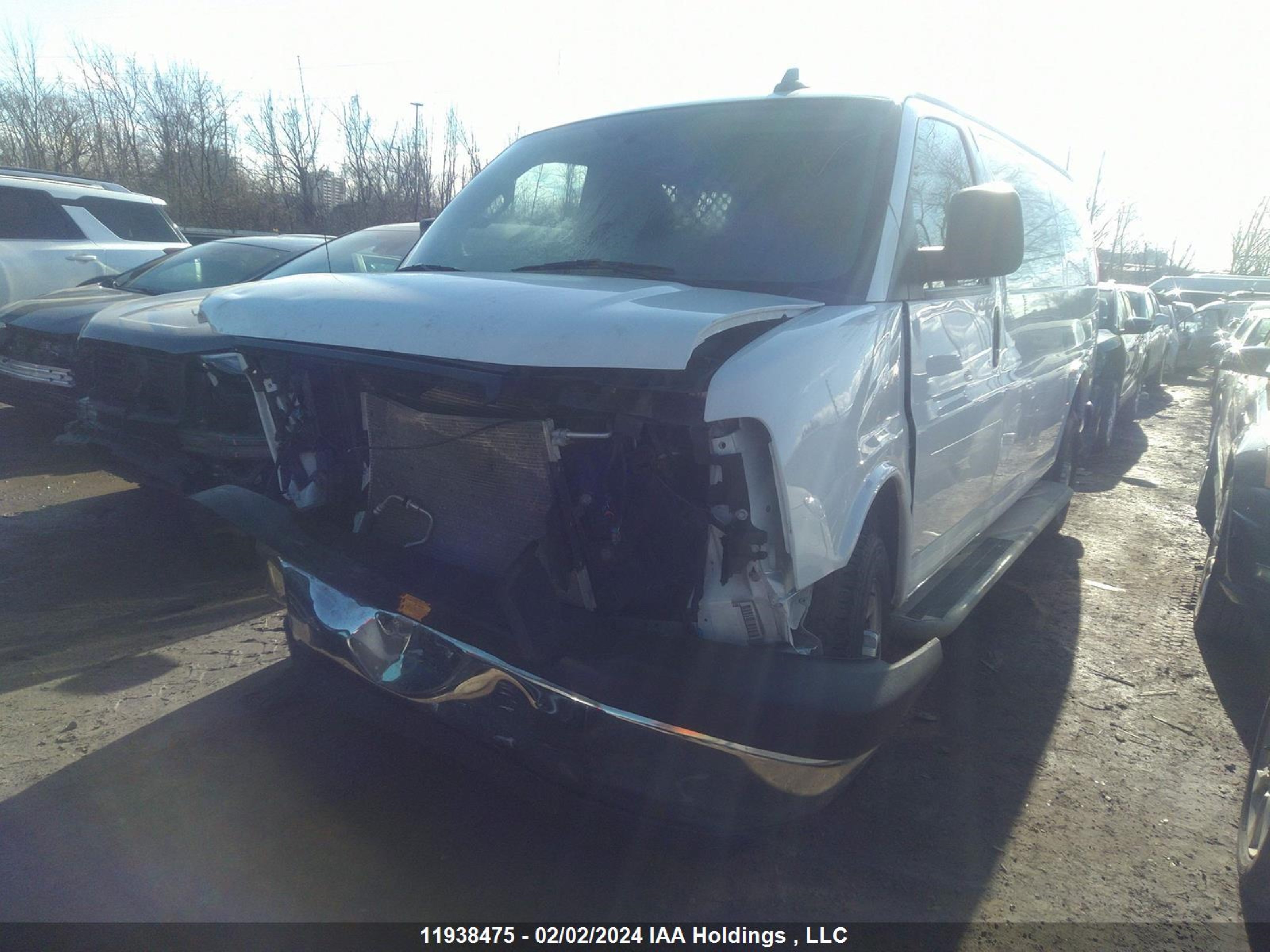 Photo 1 VIN: 1GTW7AF77N1175038 - GMC SAVANA 