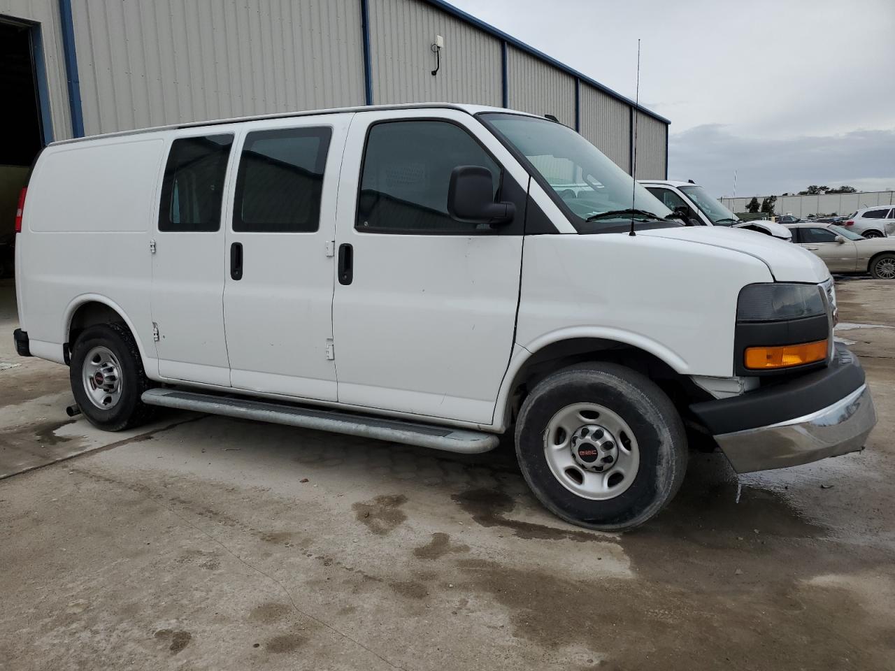 Photo 3 VIN: 1GTW7AF79M1265029 - GMC SAVANA 