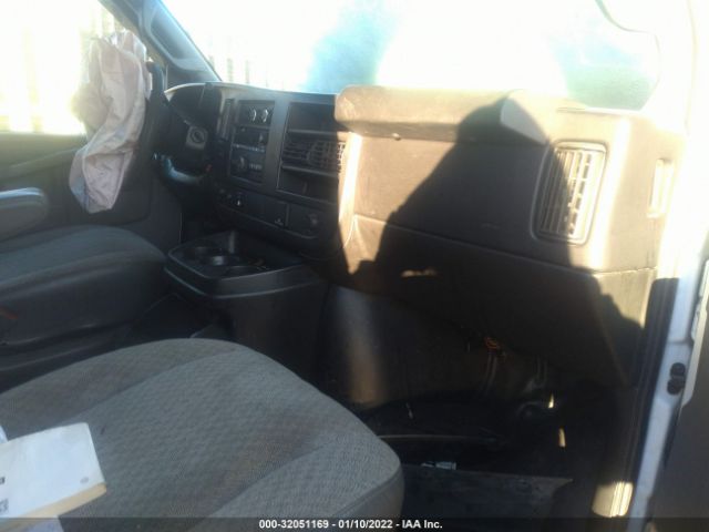 Photo 4 VIN: 1GTW7AFF0H1141440 - GMC SAVANA CARGO VAN 