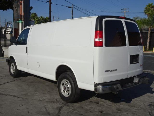 Photo 2 VIN: 1GTW7AFF0H1914214 - GMC SAVANA G25 