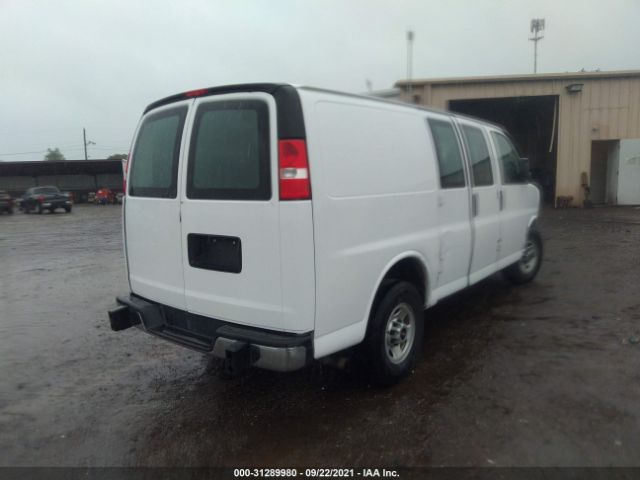 Photo 3 VIN: 1GTW7AFF4H1910991 - GMC SAVANA CARGO VAN 