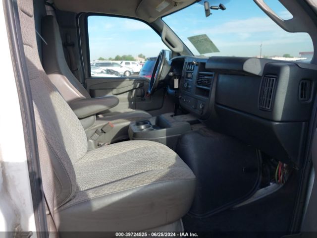 Photo 4 VIN: 1GTW7AFF5H1117327 - GMC SAVANA 2500 