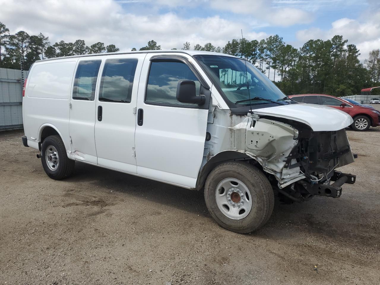 Photo 3 VIN: 1GTW7AFF8H1909293 - GMC SAVANA 