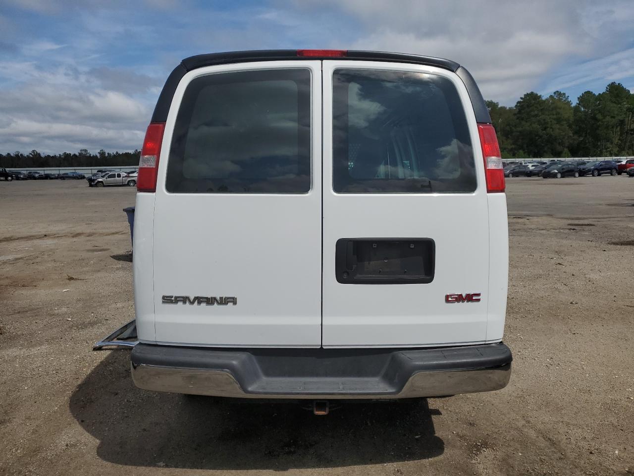 Photo 5 VIN: 1GTW7AFF8H1909293 - GMC SAVANA 