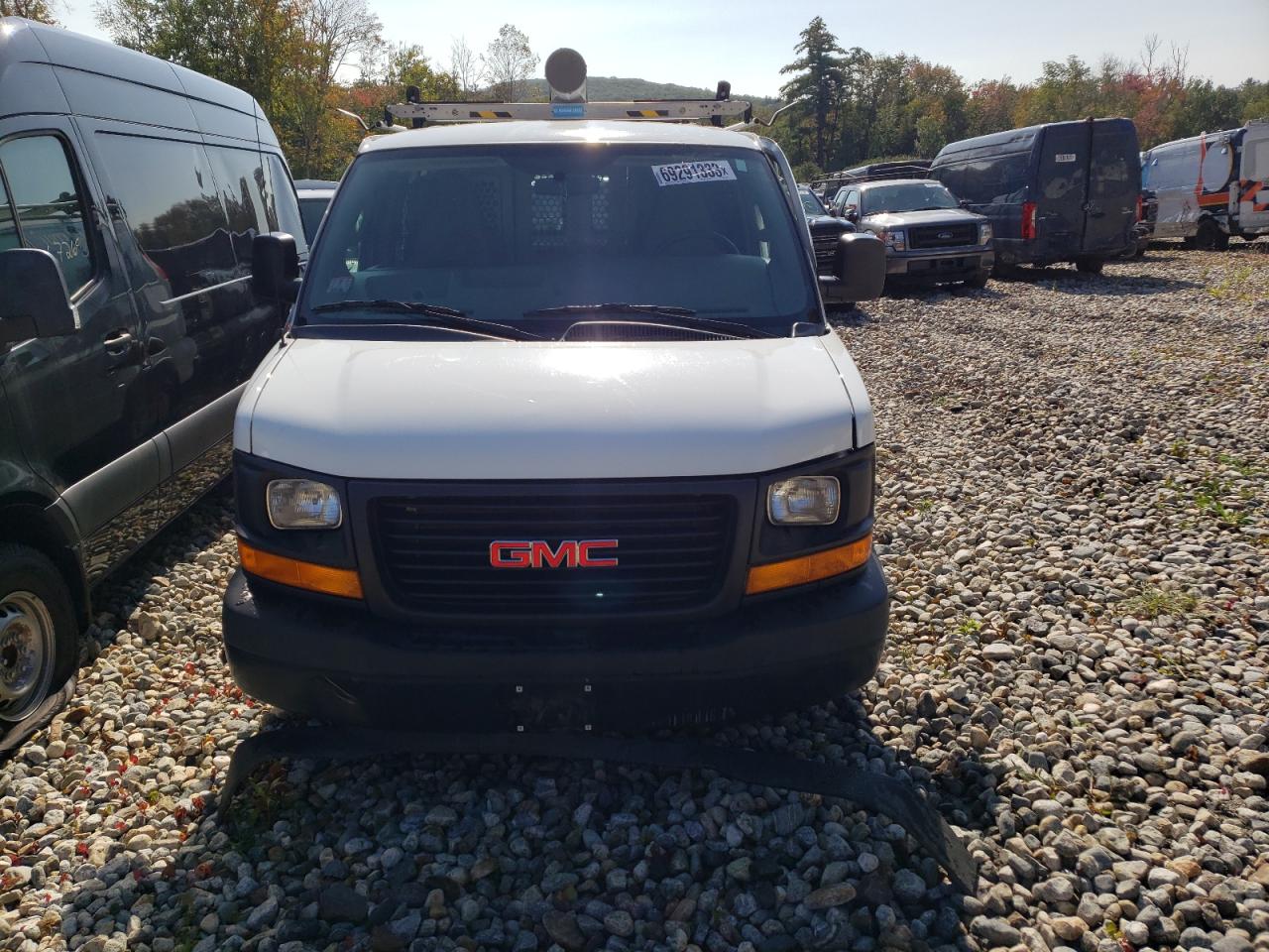 Photo 4 VIN: 1GTW7AFF9H1120702 - GMC SAVANA 