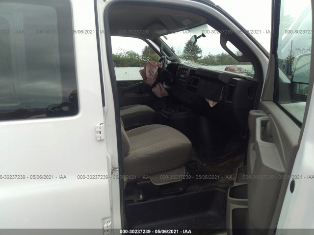 Photo 4 VIN: 1GTW7AFF9H1336985 - GMC SAVANA CARGO VAN 