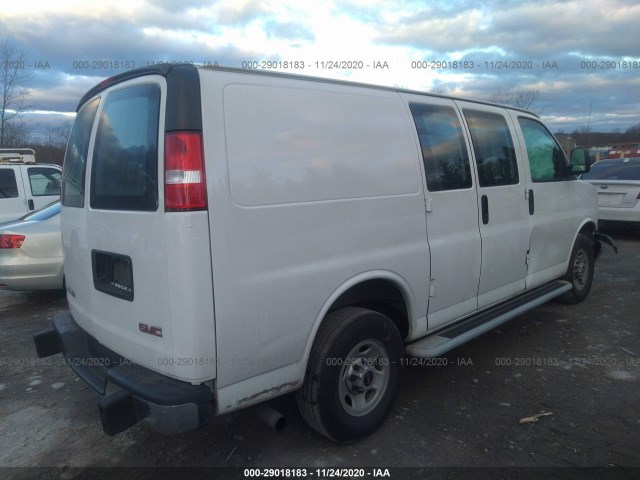 Photo 3 VIN: 1GTW7AFF9H1904880 - GMC SAVANA CARGO VAN 