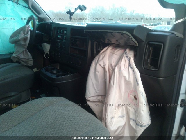 Photo 4 VIN: 1GTW7AFF9H1904880 - GMC SAVANA CARGO VAN 