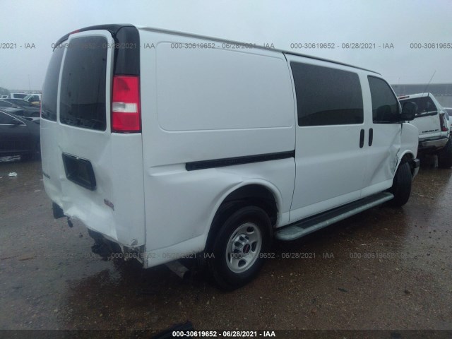 Photo 3 VIN: 1GTW7AFG2J1912169 - GMC SAVANA CARGO VAN 