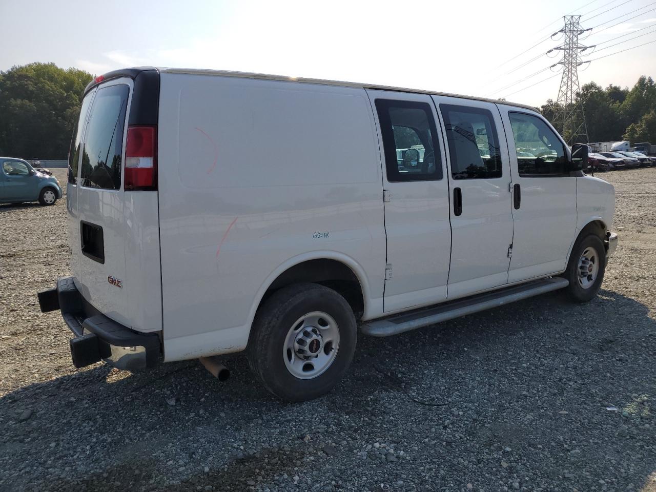 Photo 2 VIN: 1GTW7AFG3L1207478 - GMC SAVANA 