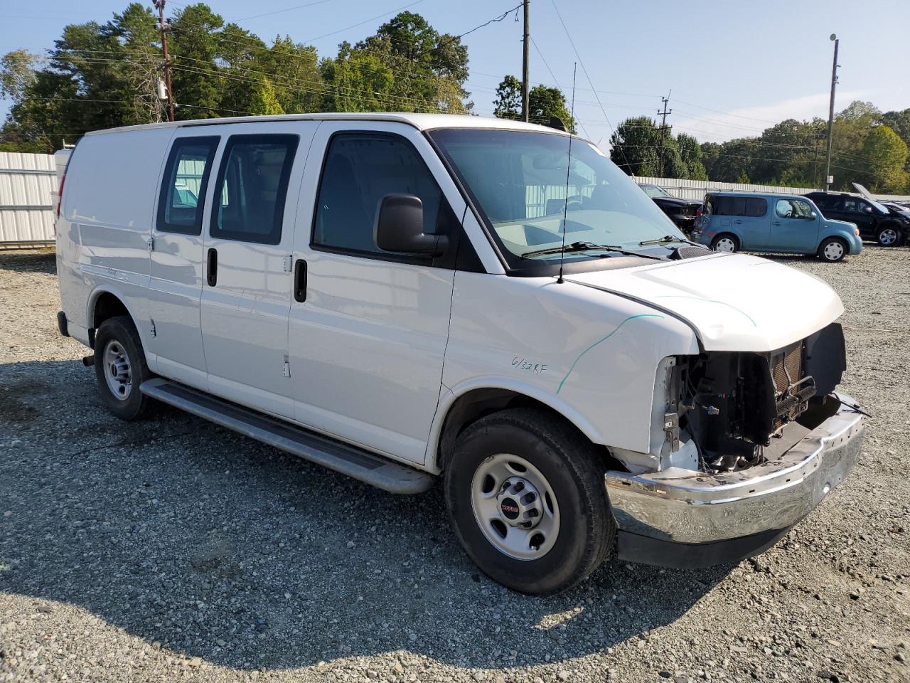 Photo 3 VIN: 1GTW7AFG3L1207478 - GMC SAVANA 