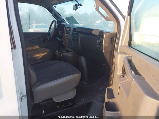 Photo 4 VIN: 1GTW7AFG5J1911999 - GMC SAVANA 