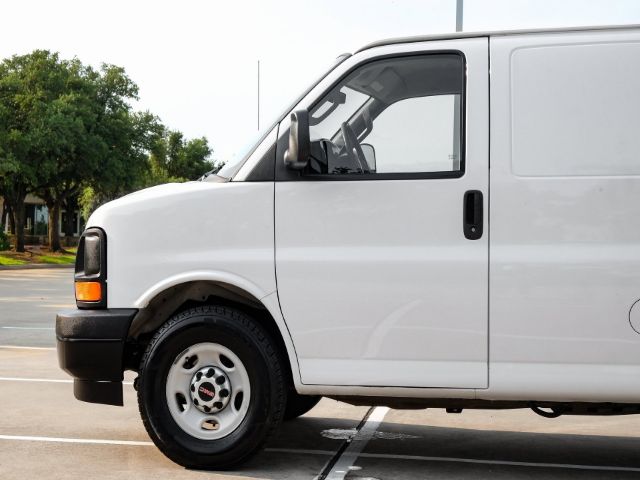 Photo 9 VIN: 1GTW7AFG7H1121694 - GMC SAVANA CARGO VAN 