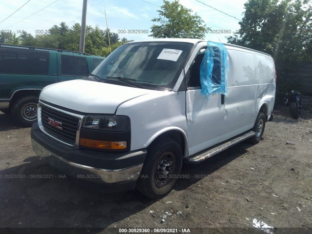 Photo 1 VIN: 1GTW7AFG7J1907825 - GMC SAVANA CARGO VAN 