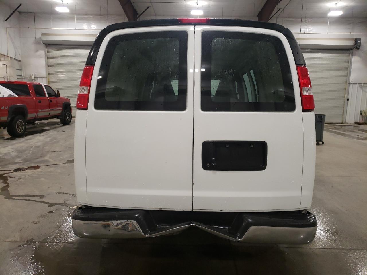 Photo 5 VIN: 1GTW7AFG7L1182116 - GMC SAVANA 