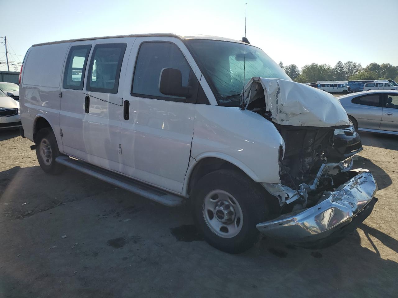 Photo 3 VIN: 1GTW7AFG7L1224249 - GMC SAVANA 