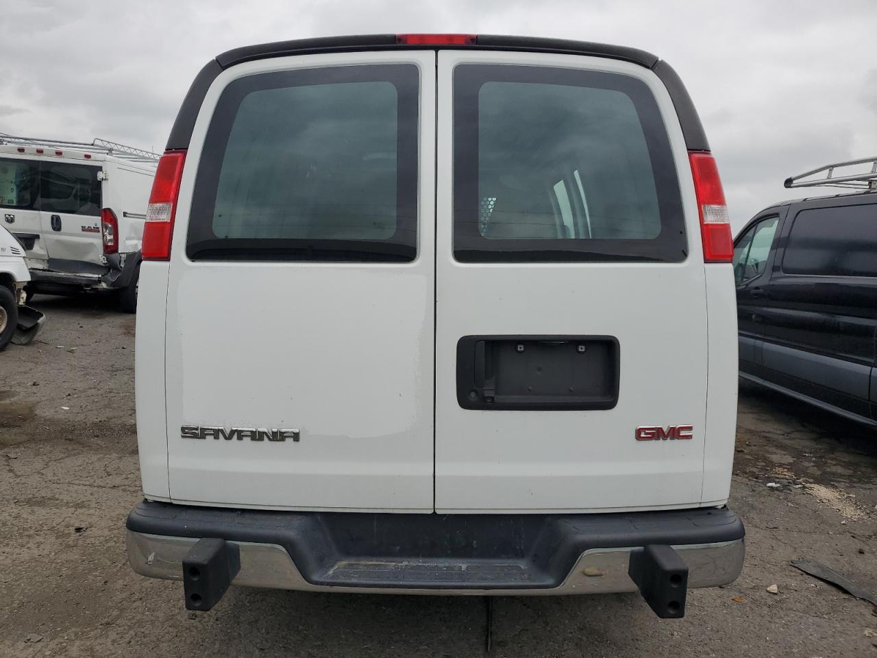 Photo 5 VIN: 1GTW7AFG9J1910709 - GMC SAVANA 