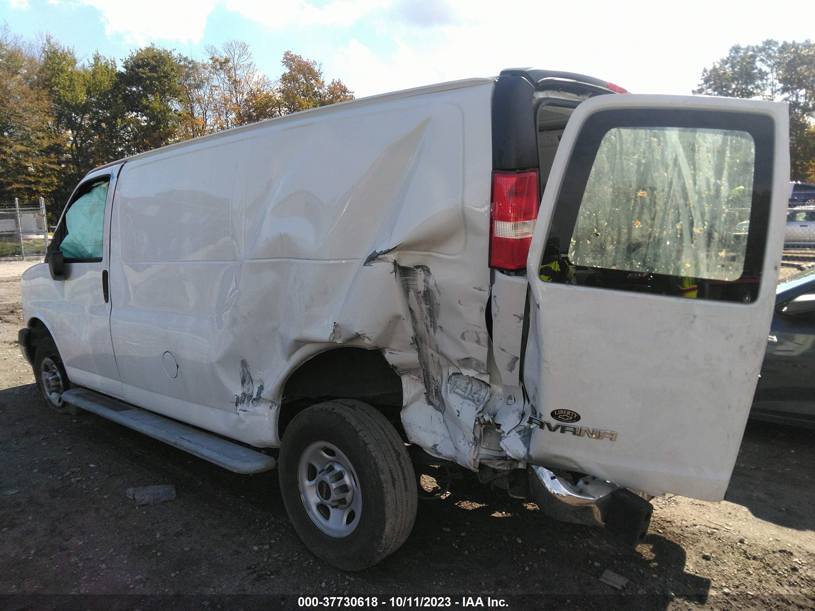 Photo 2 VIN: 1GTW7AFP2M1213564 - GMC SAVANA 