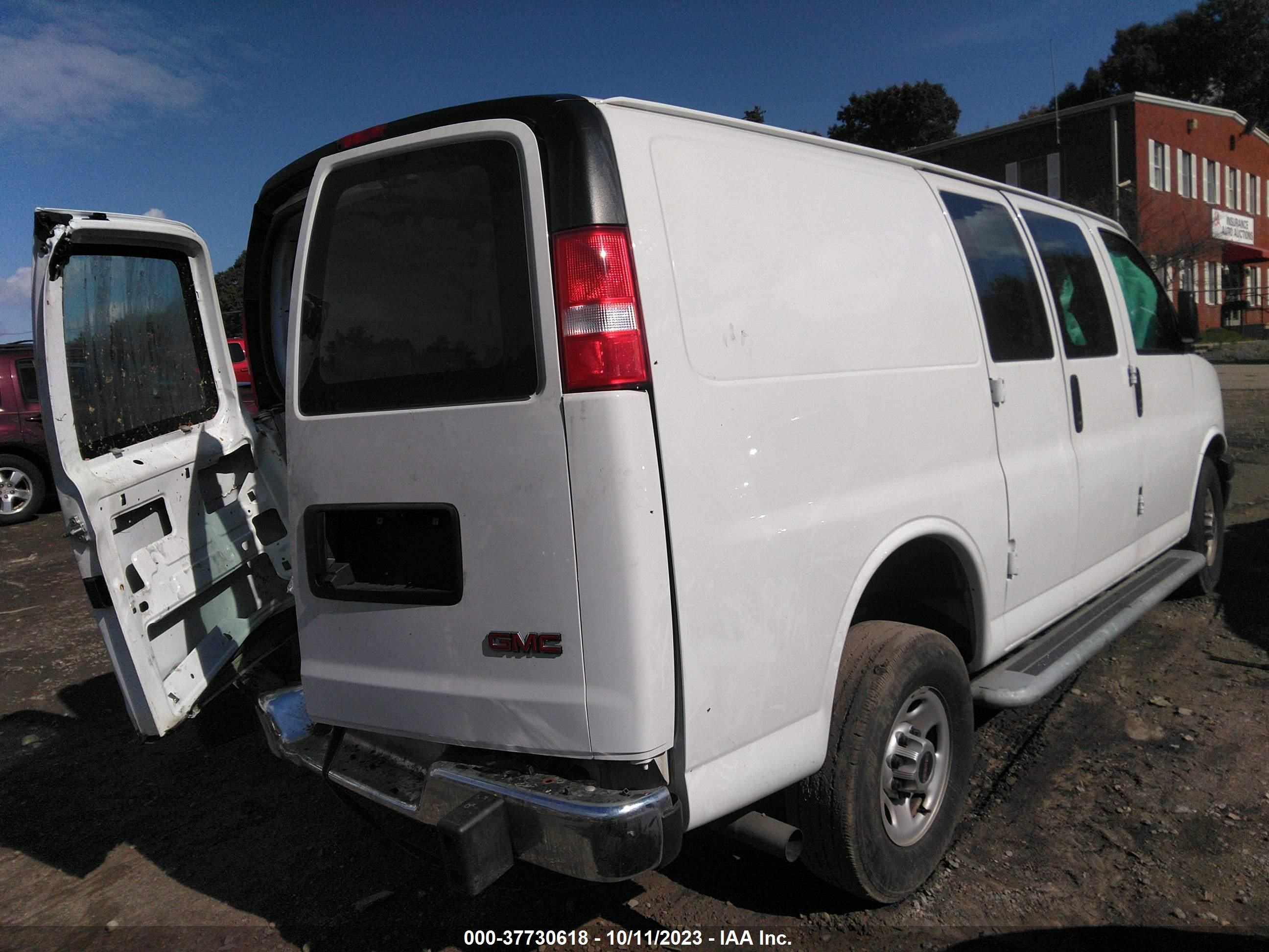 Photo 3 VIN: 1GTW7AFP2M1213564 - GMC SAVANA 